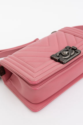 Chevron V-Stitch Small Boy Bag