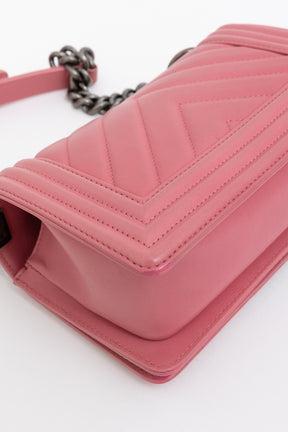 Chevron V-Stitch Small Boy Bag