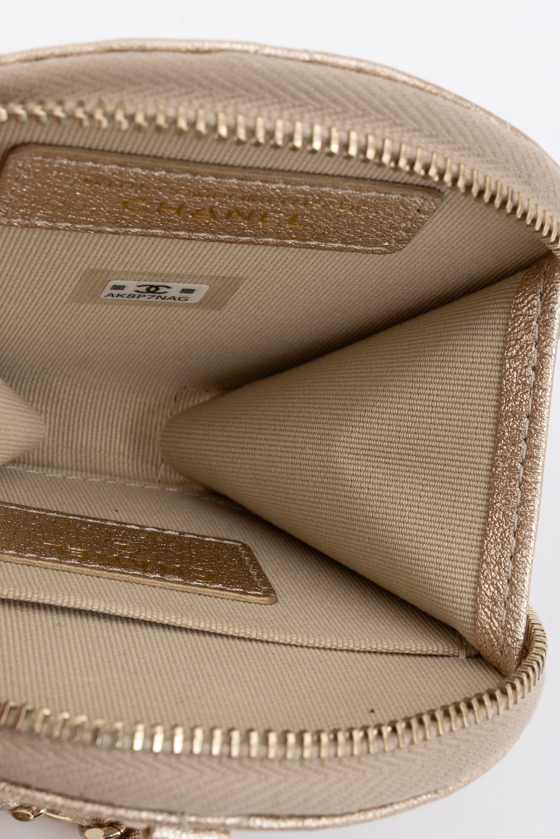 Round Clip-On Coin Purse and AirPod Pro Case