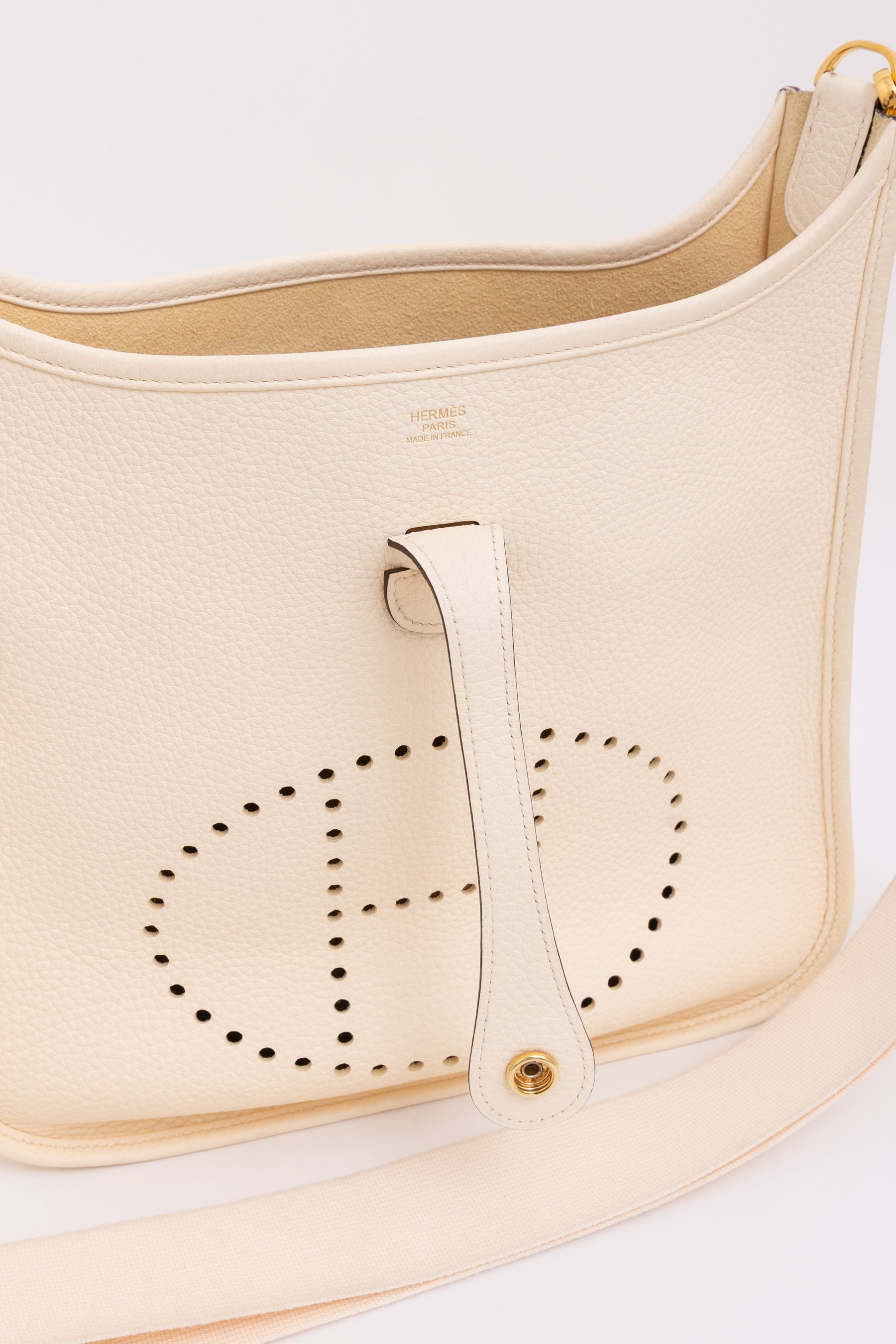 Evelyne III 29 Bag in Nata Clemence Leather