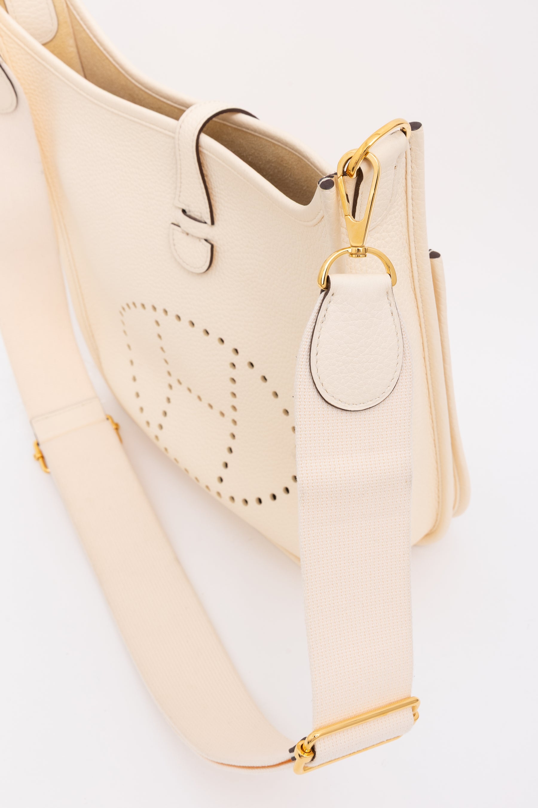Evelyne III 29 Bag in Nata Clemence Leather
