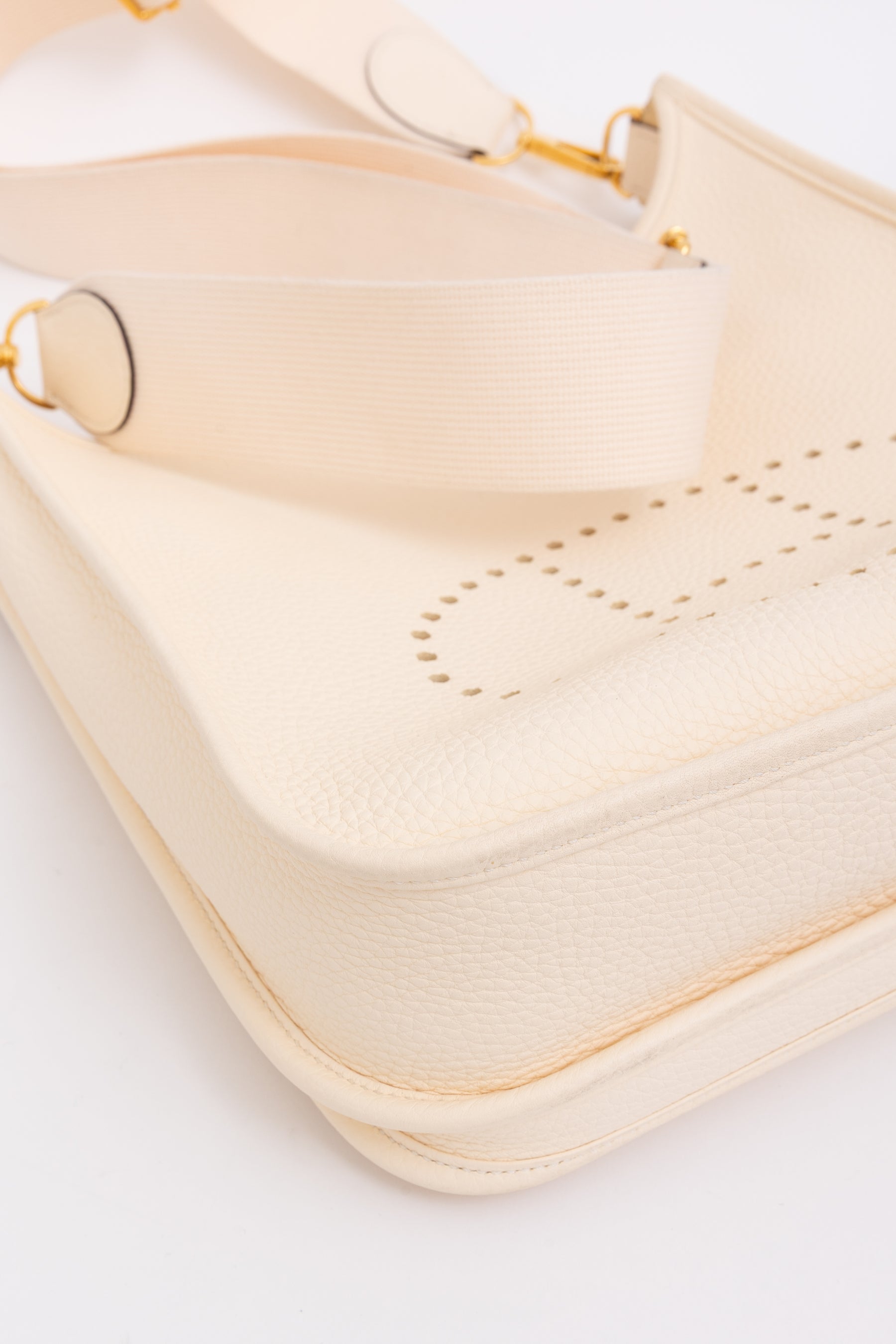 Evelyne III 29 Bag in Nata Clemence Leather