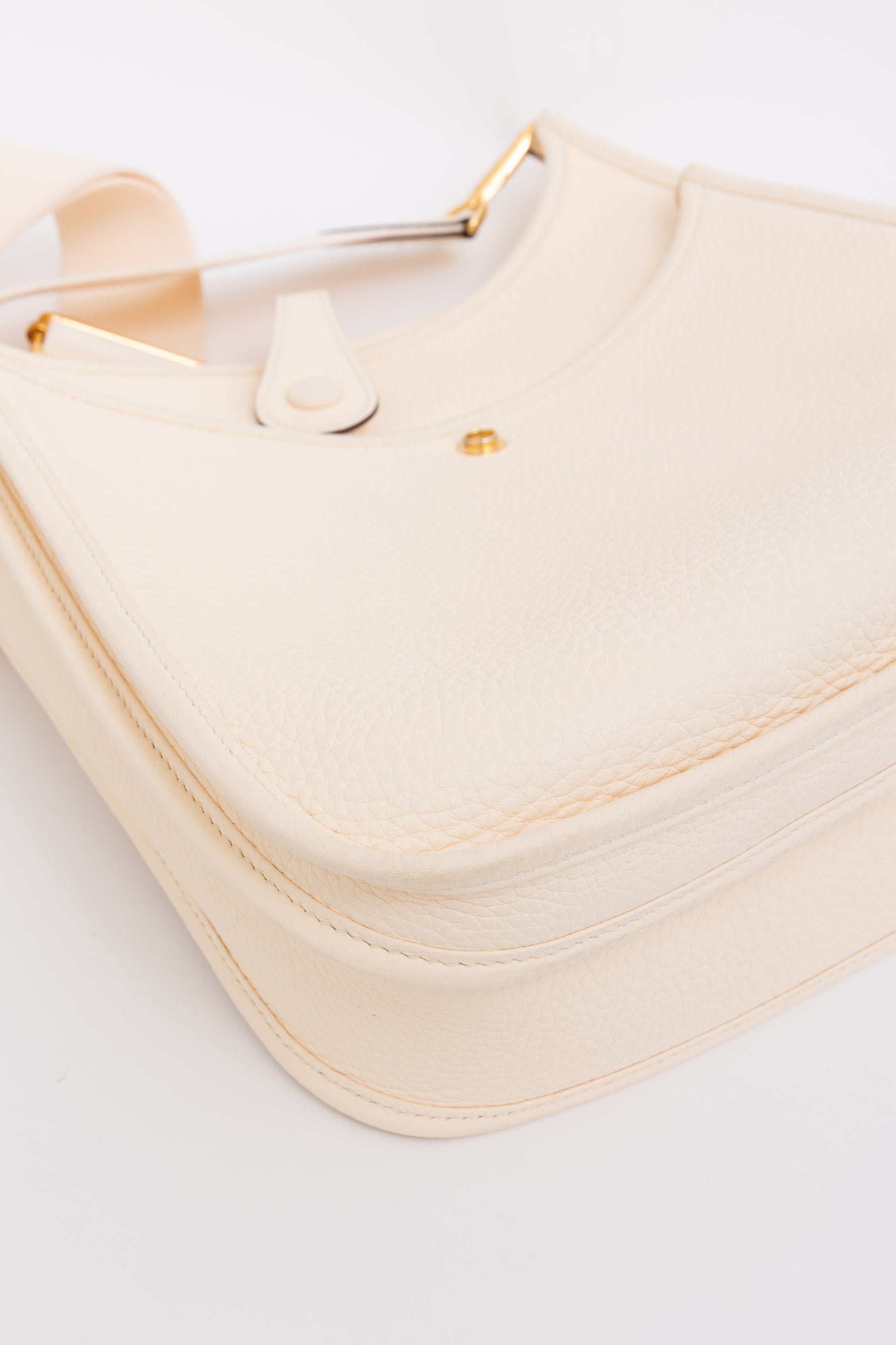 Evelyne III 29 Bag in Nata Clemence Leather