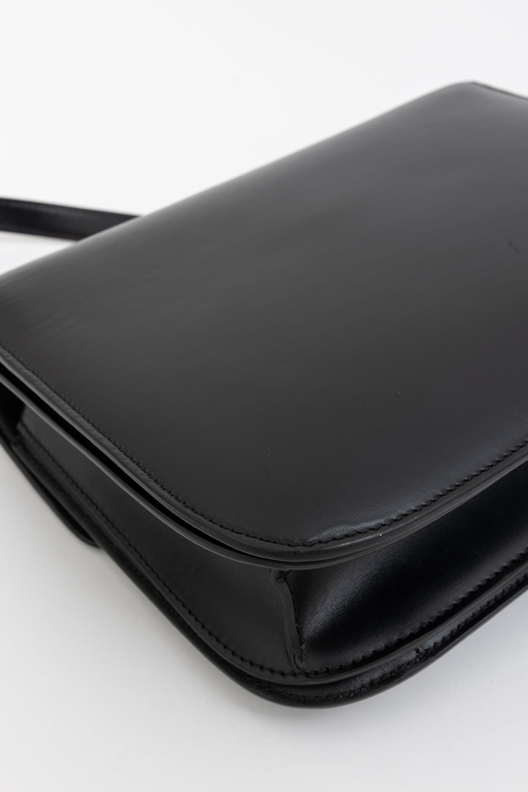 Medium Classic Box Bag