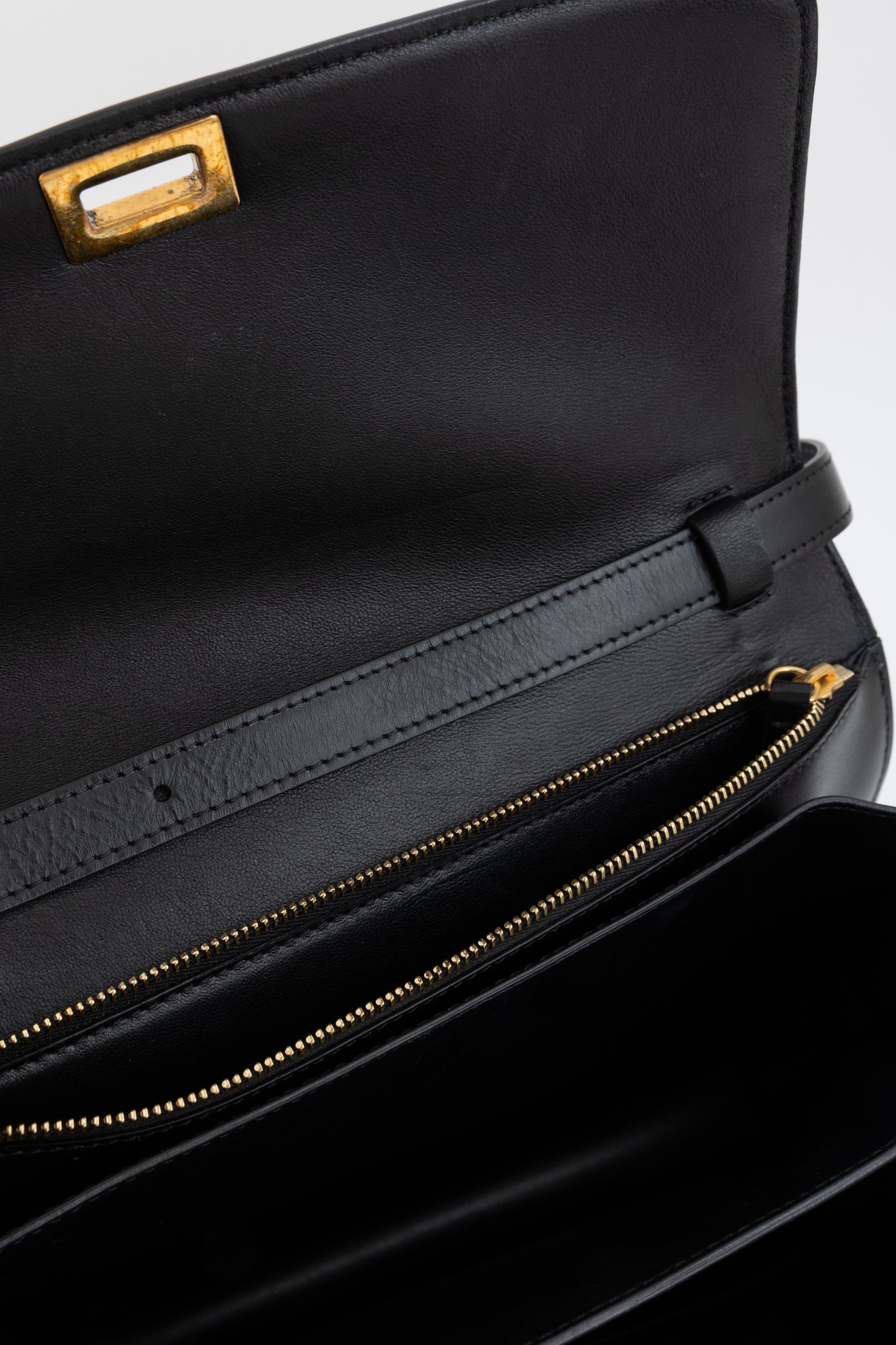 Medium Classic Box Bag