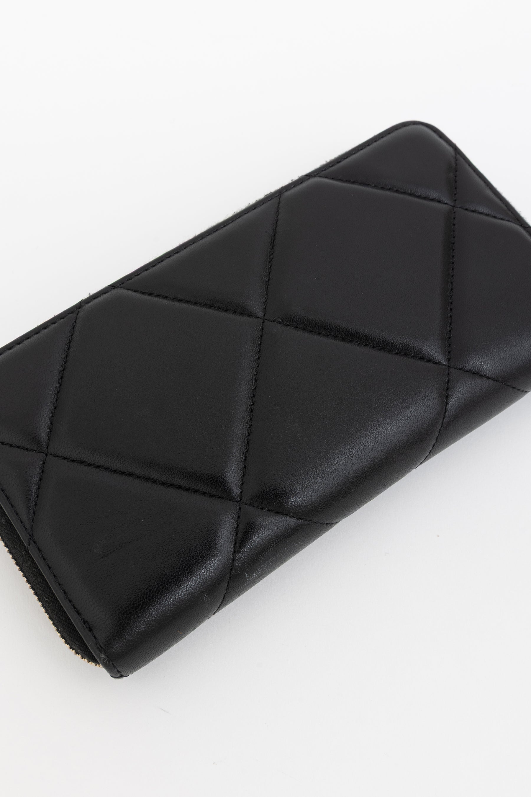 19 Zip Around Long Wallet