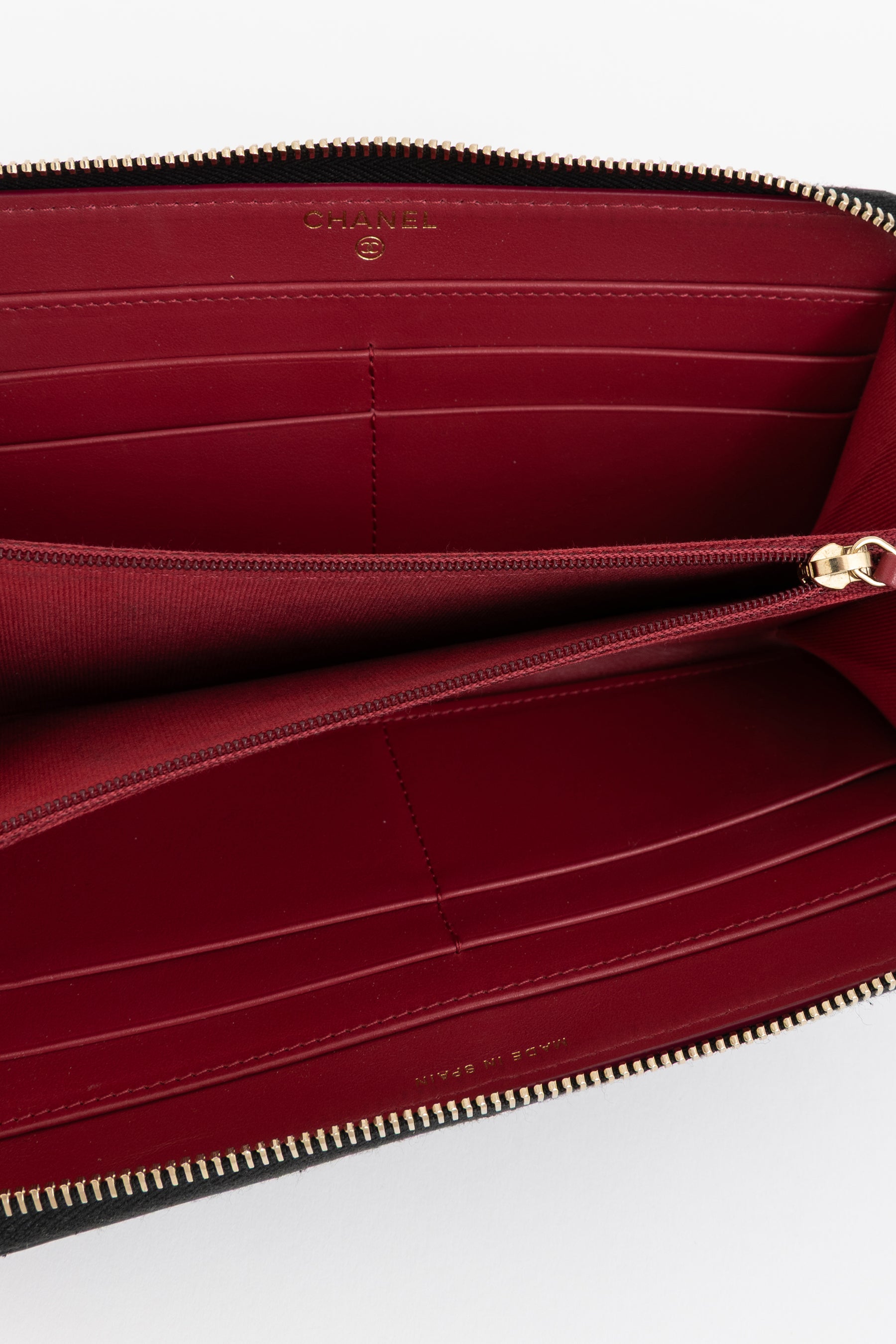 19 Zip Around Long Wallet