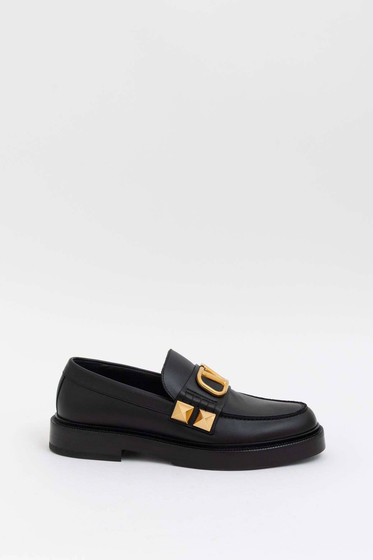 VLogo Stud Sign Loafers