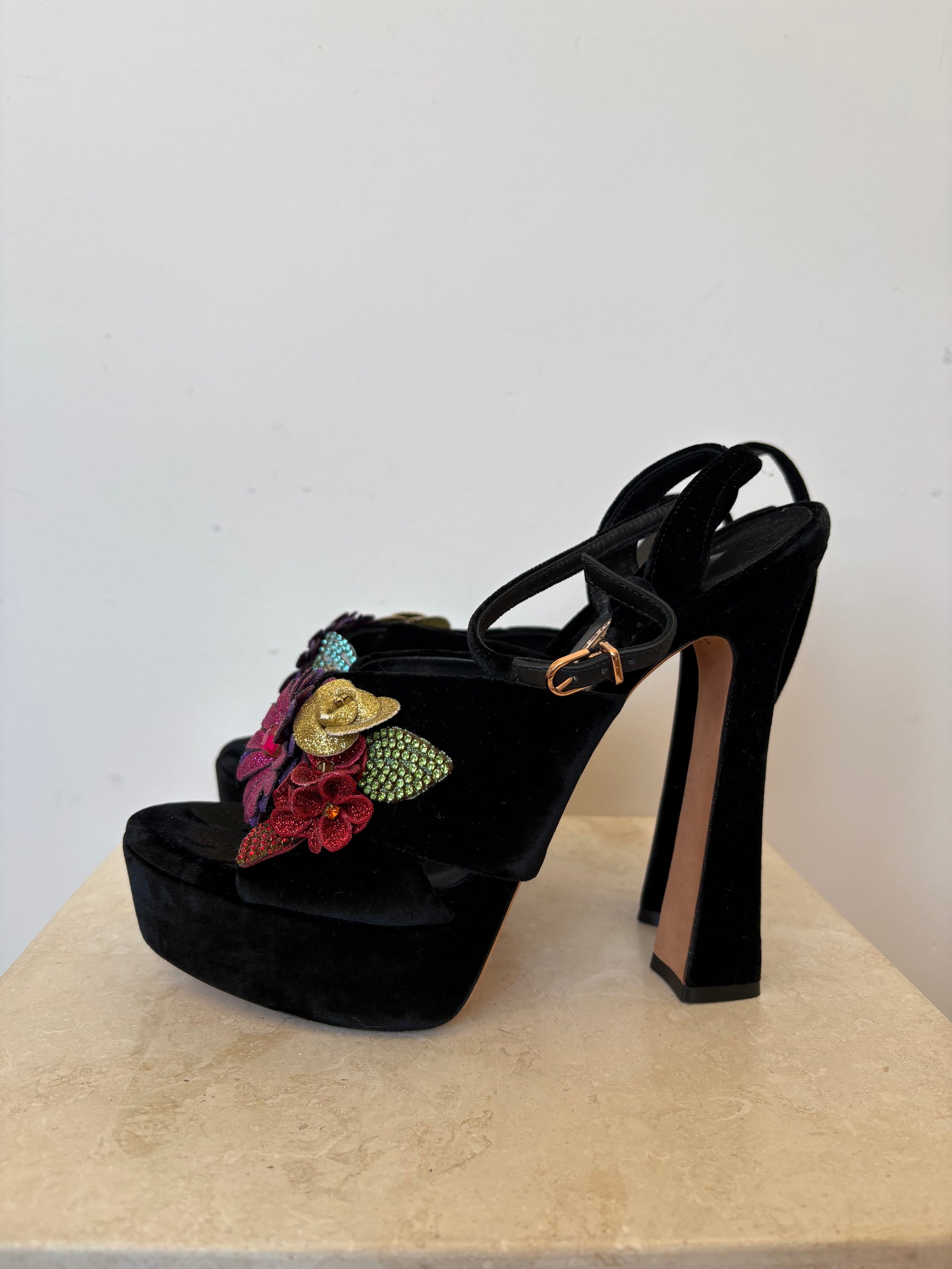 Sophia Webster Black Suede Floral Embellished Platform Peep Tie Pumps, 40