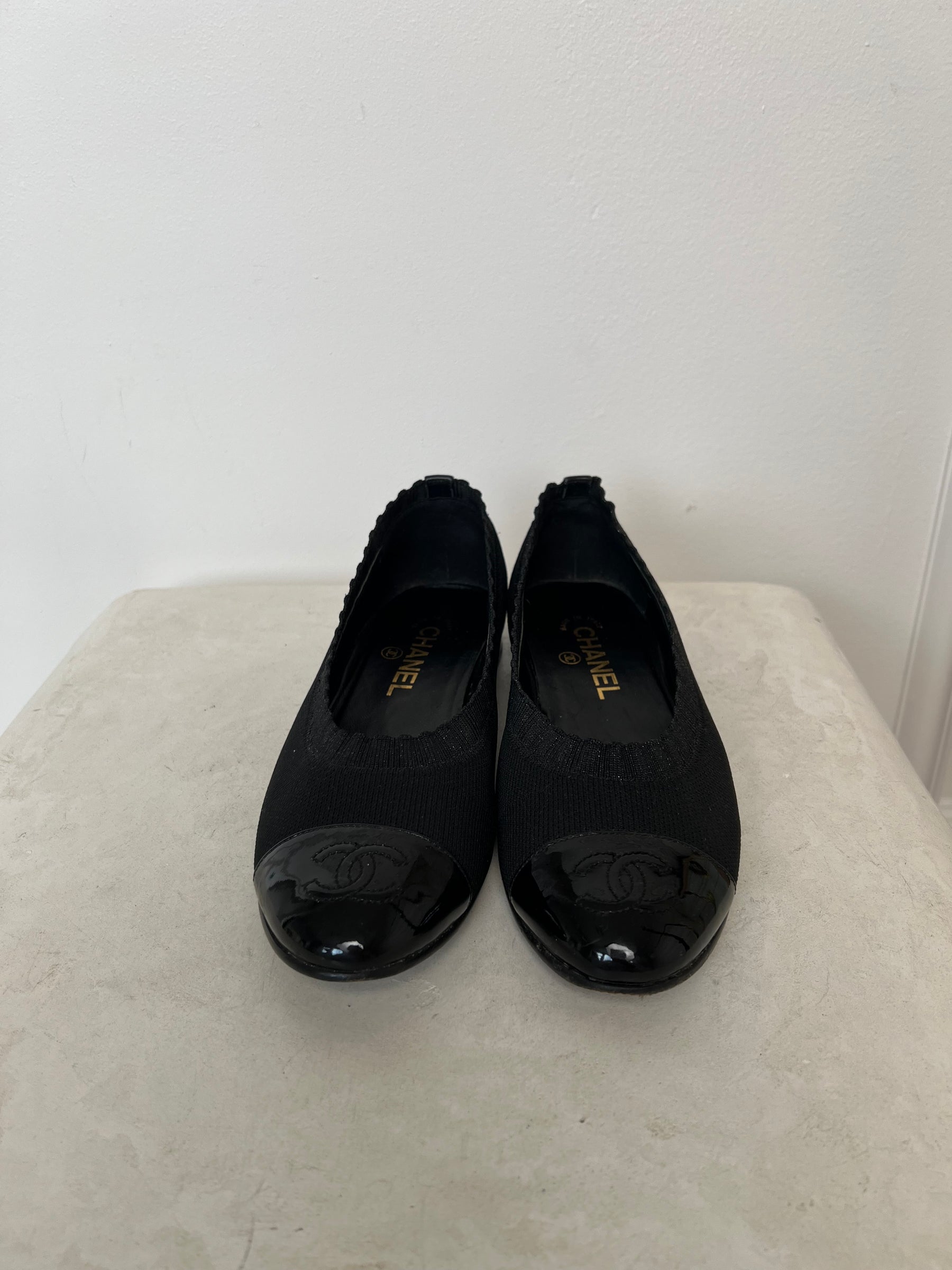 Chanel Black Fabric And Patent Ballet Flats, 38C