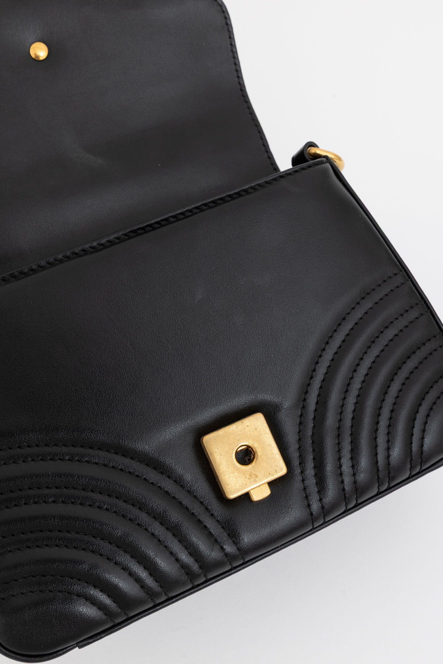 GG Marmont Mini Top Handle Bag