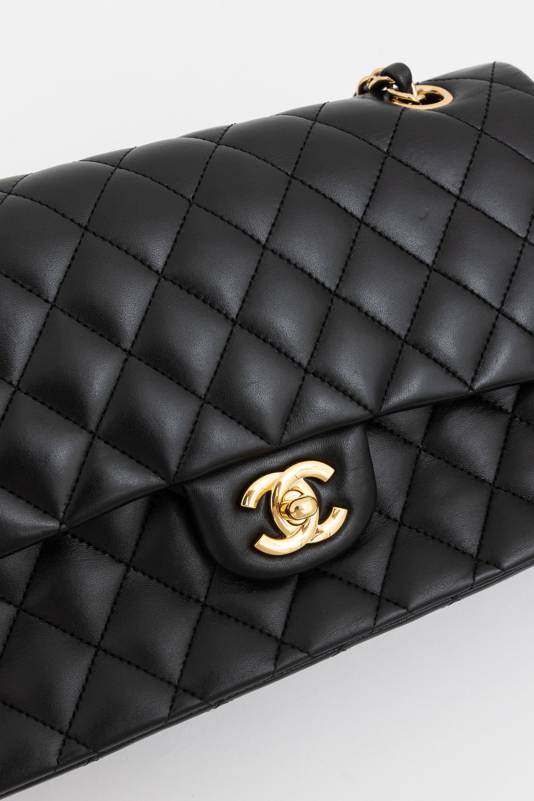 Medium Classic Flap Bag