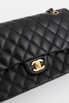 Medium Classic Flap Bag