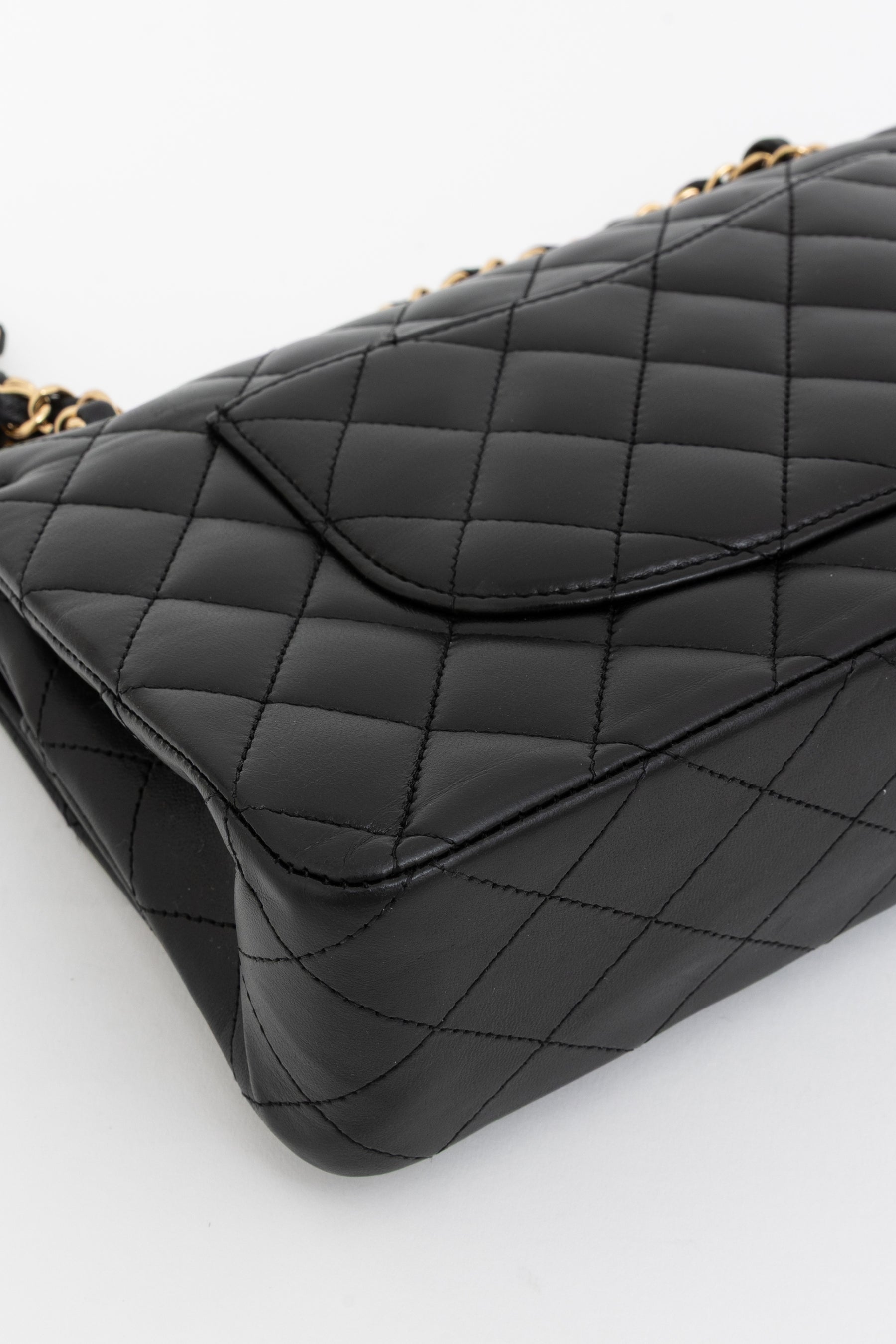 Medium Classic Flap Bag