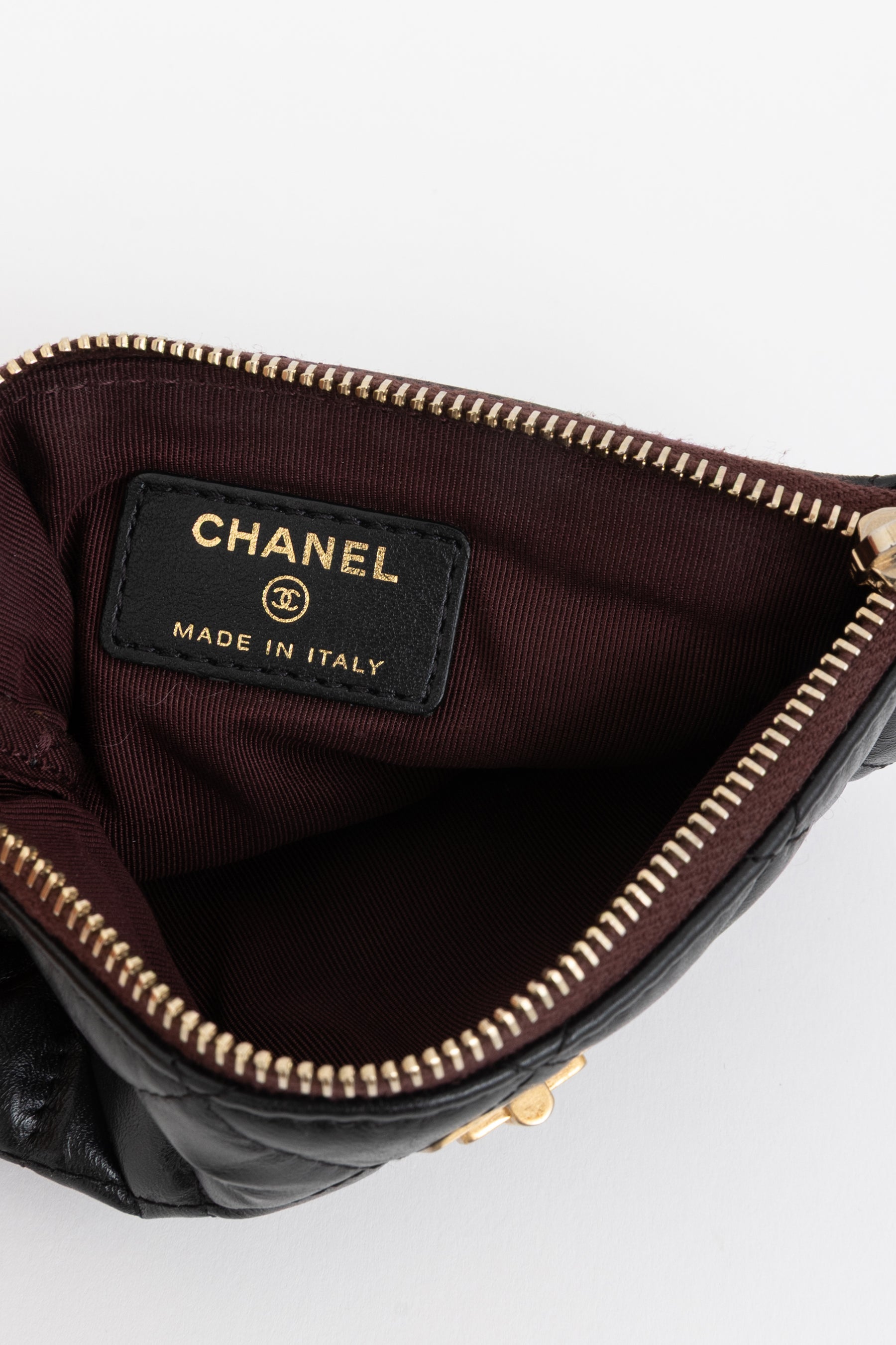 2.55 Reissue Zipped Pouch