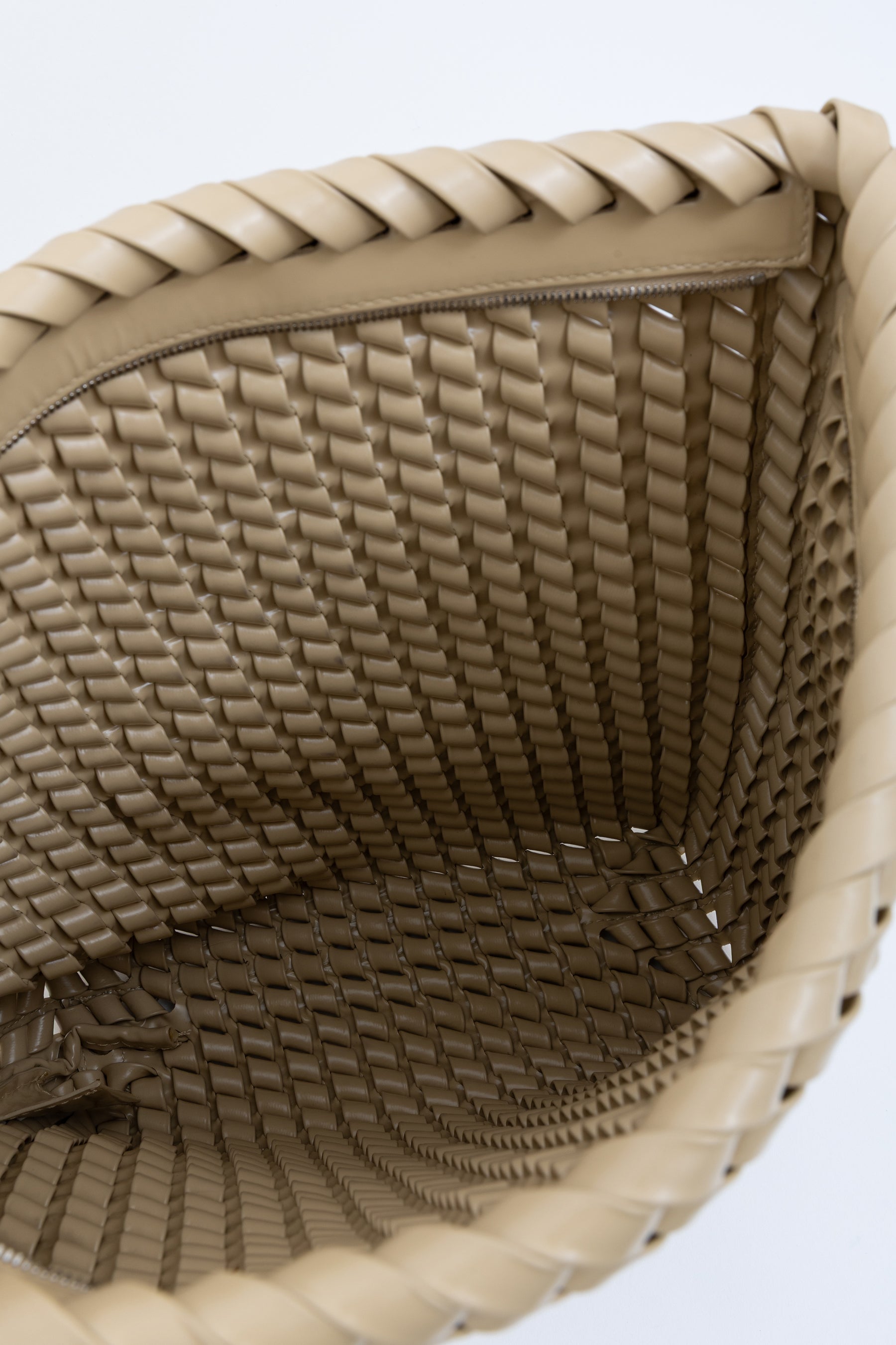 Slanted Structured Clutch