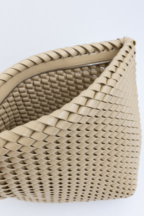 Slanted Structured Clutch