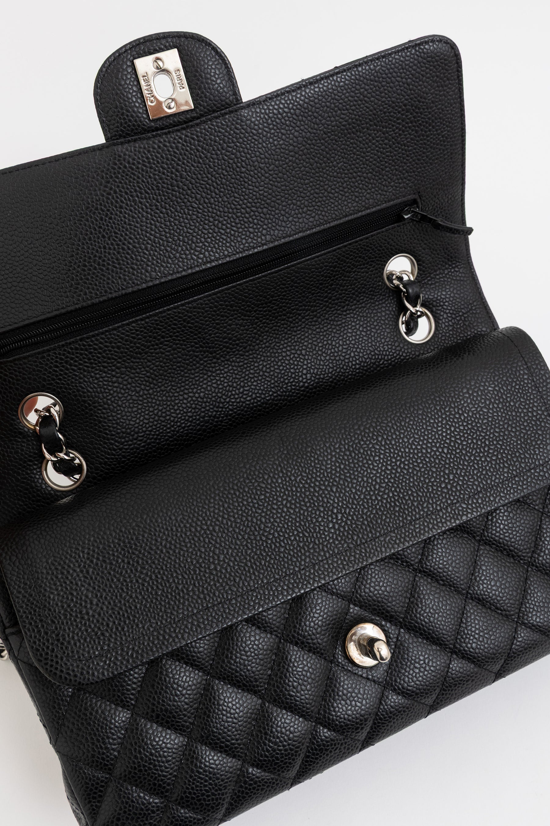 Medium Classic Flap Bag