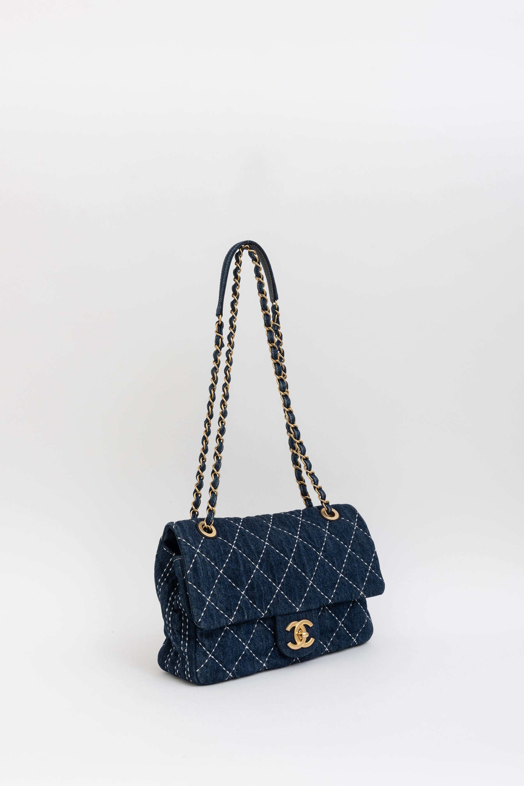 Medium Classic Flap
