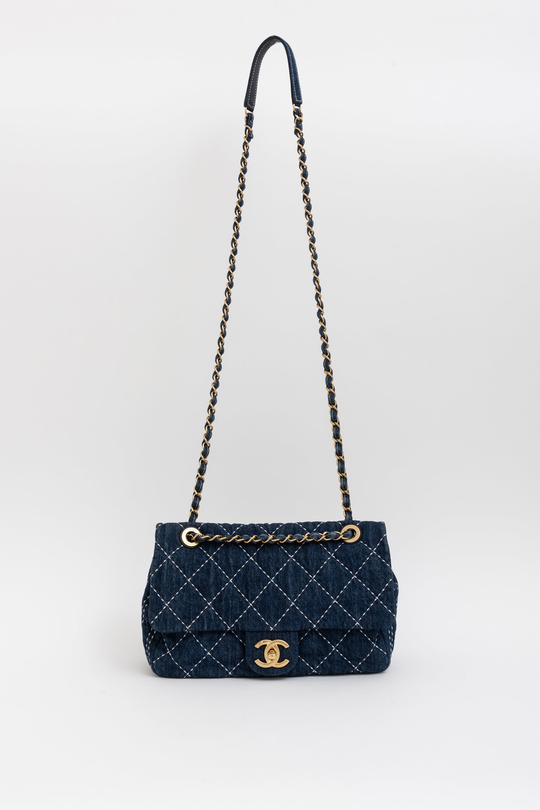 Medium Classic Flap