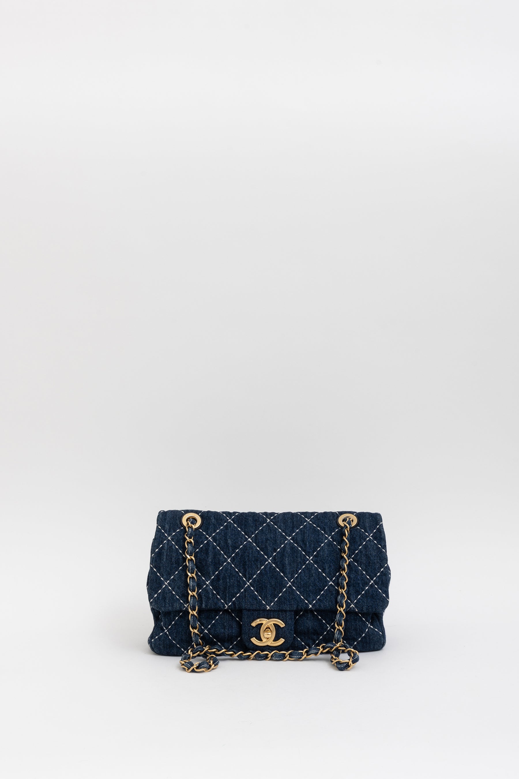 Medium Classic Flap
