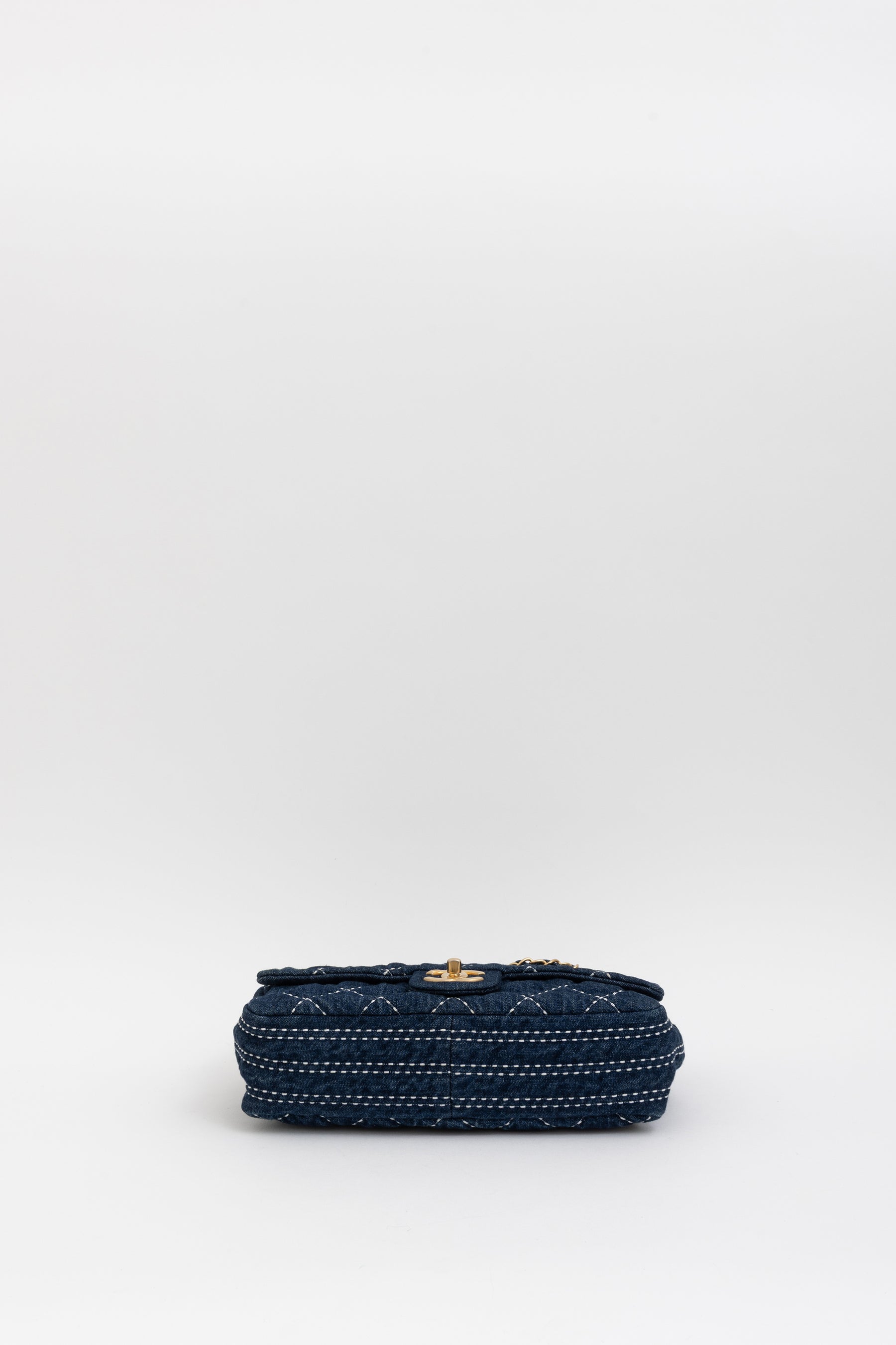 Medium Classic Flap