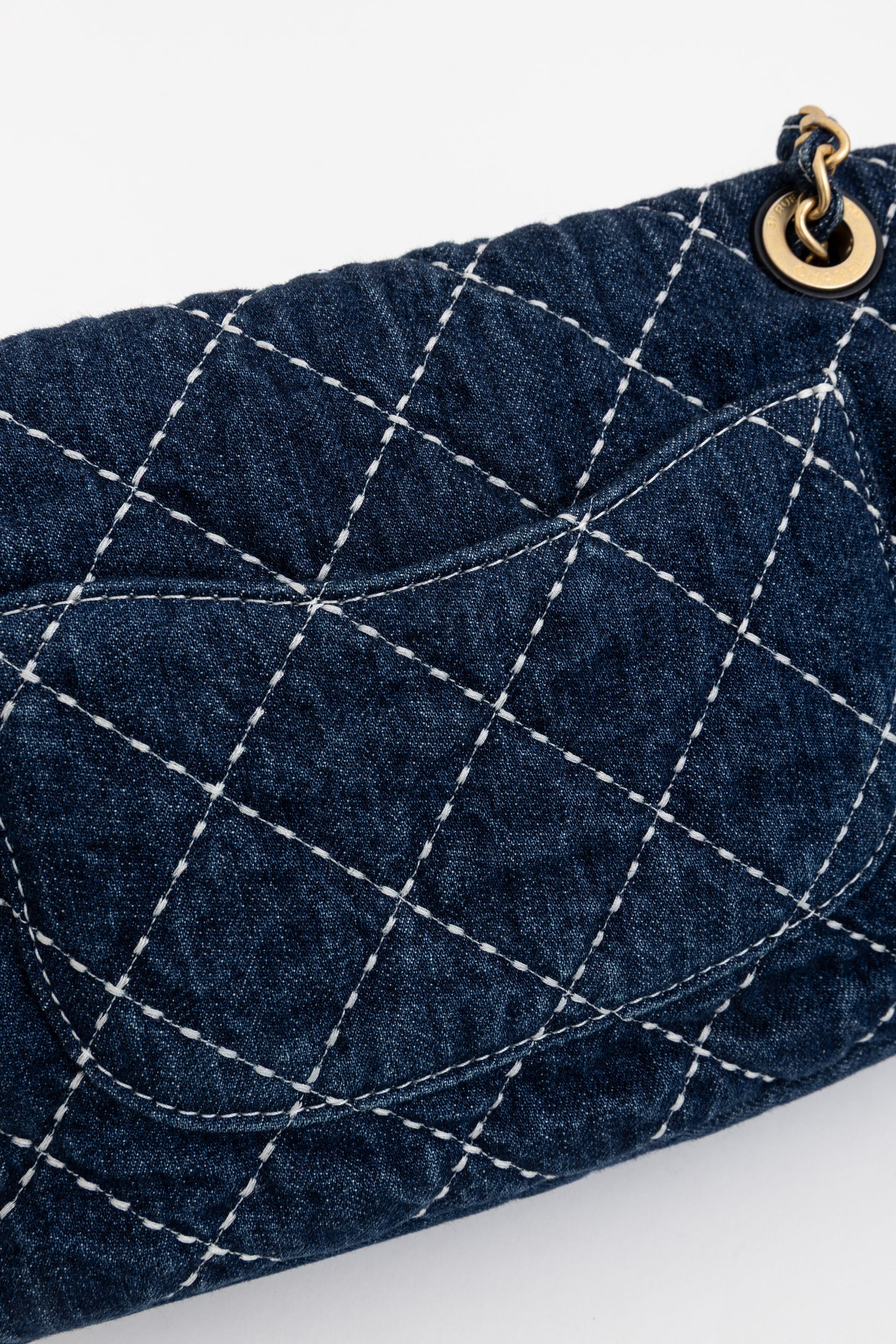 Medium Classic Flap