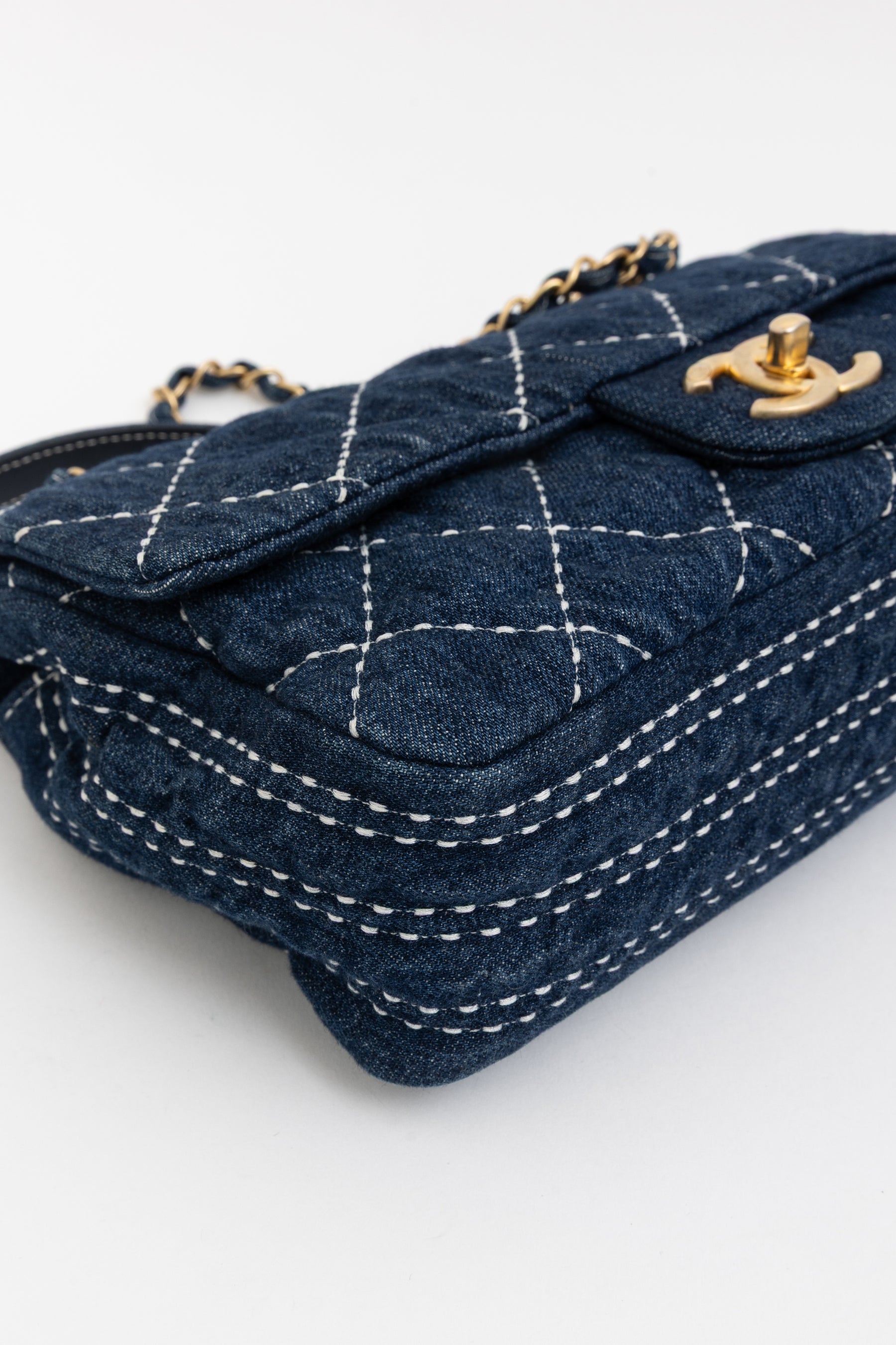 Medium Classic Flap