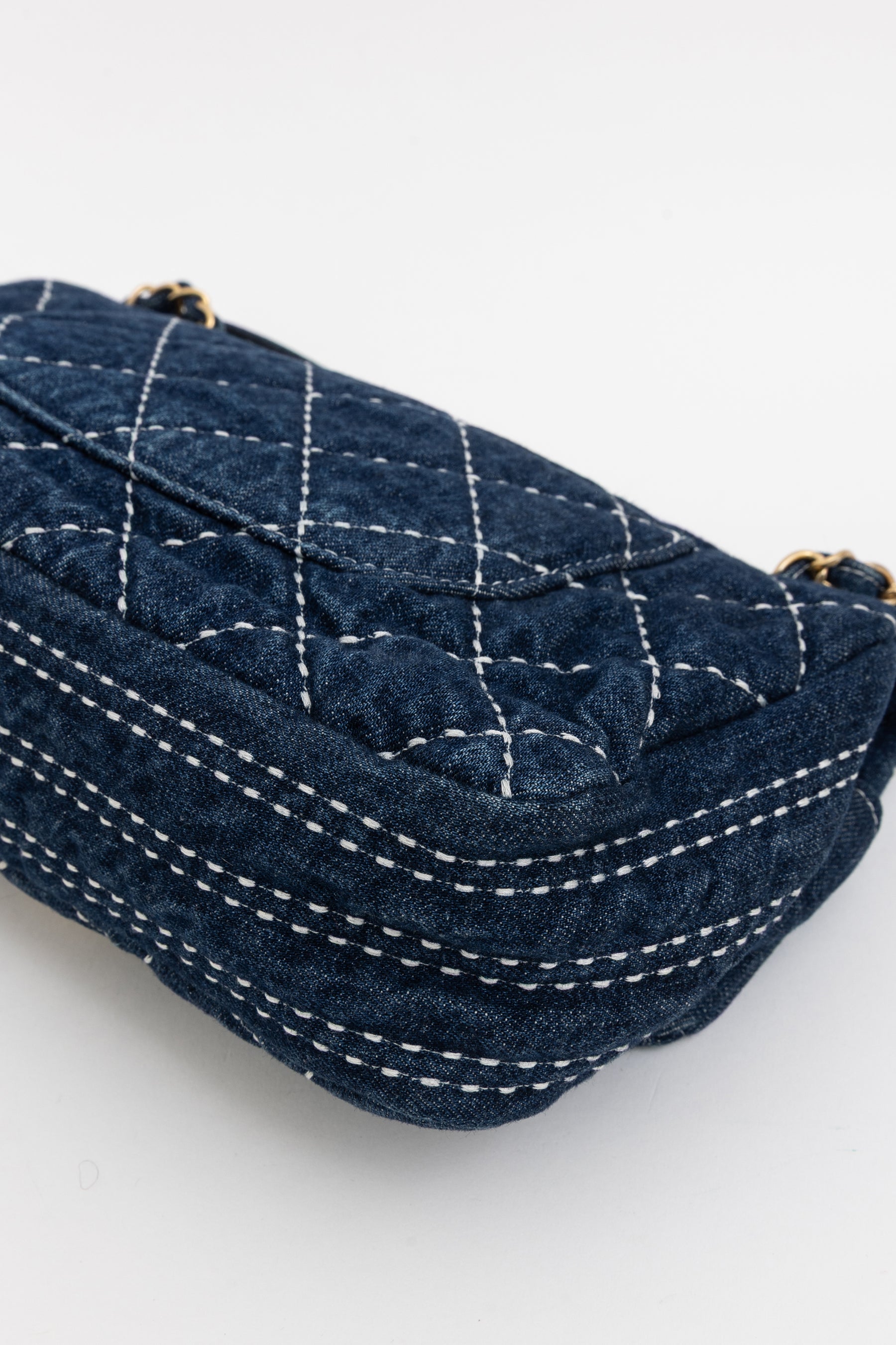 Medium Classic Flap