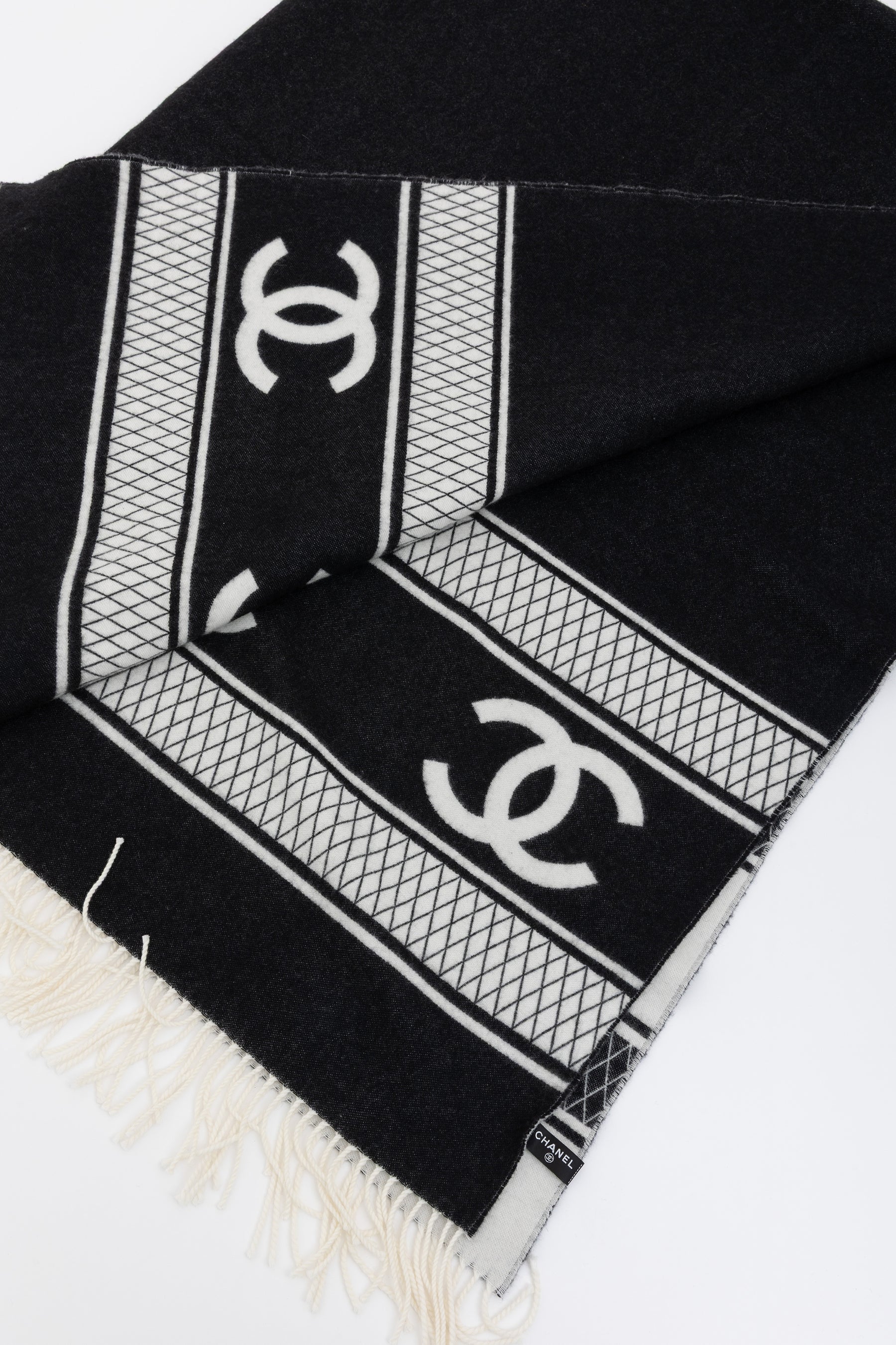 Cashmere CC Reversible Blanket