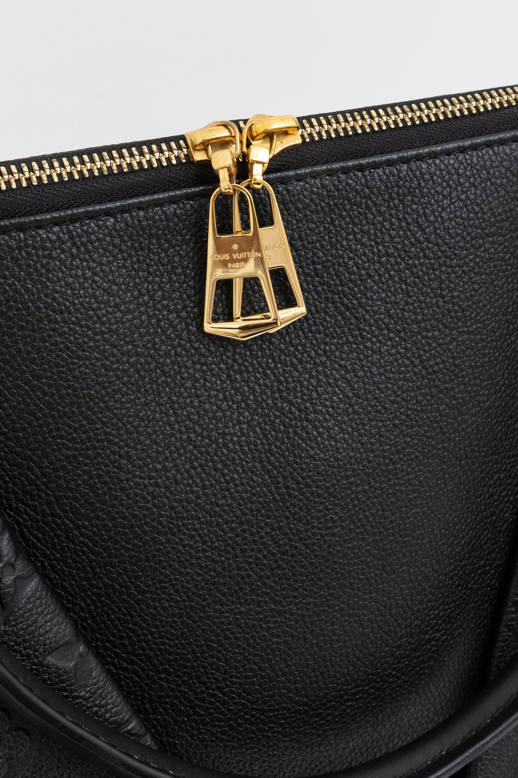 V Tote Monogram Empreinte MM