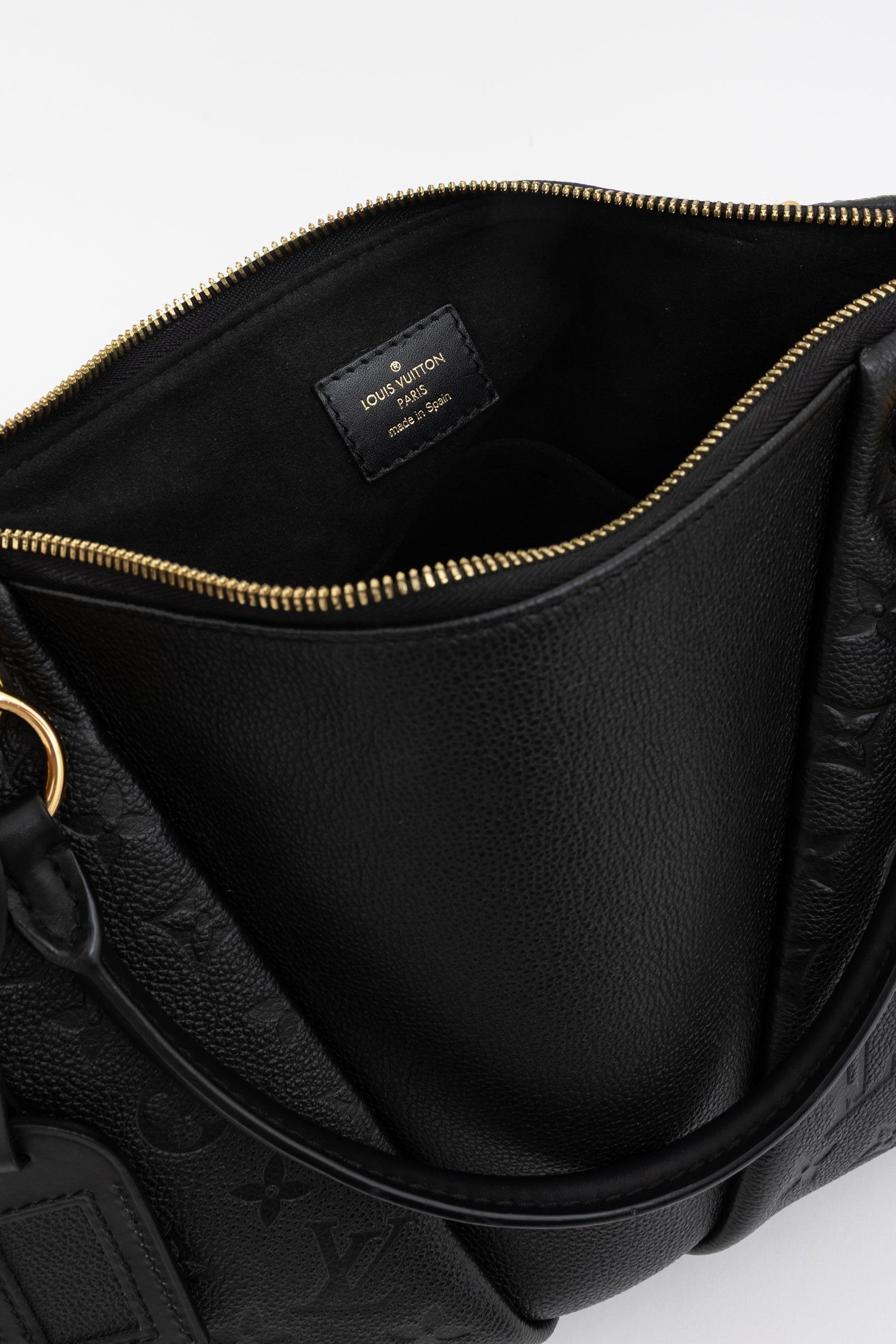 V Tote Monogram Empreinte MM