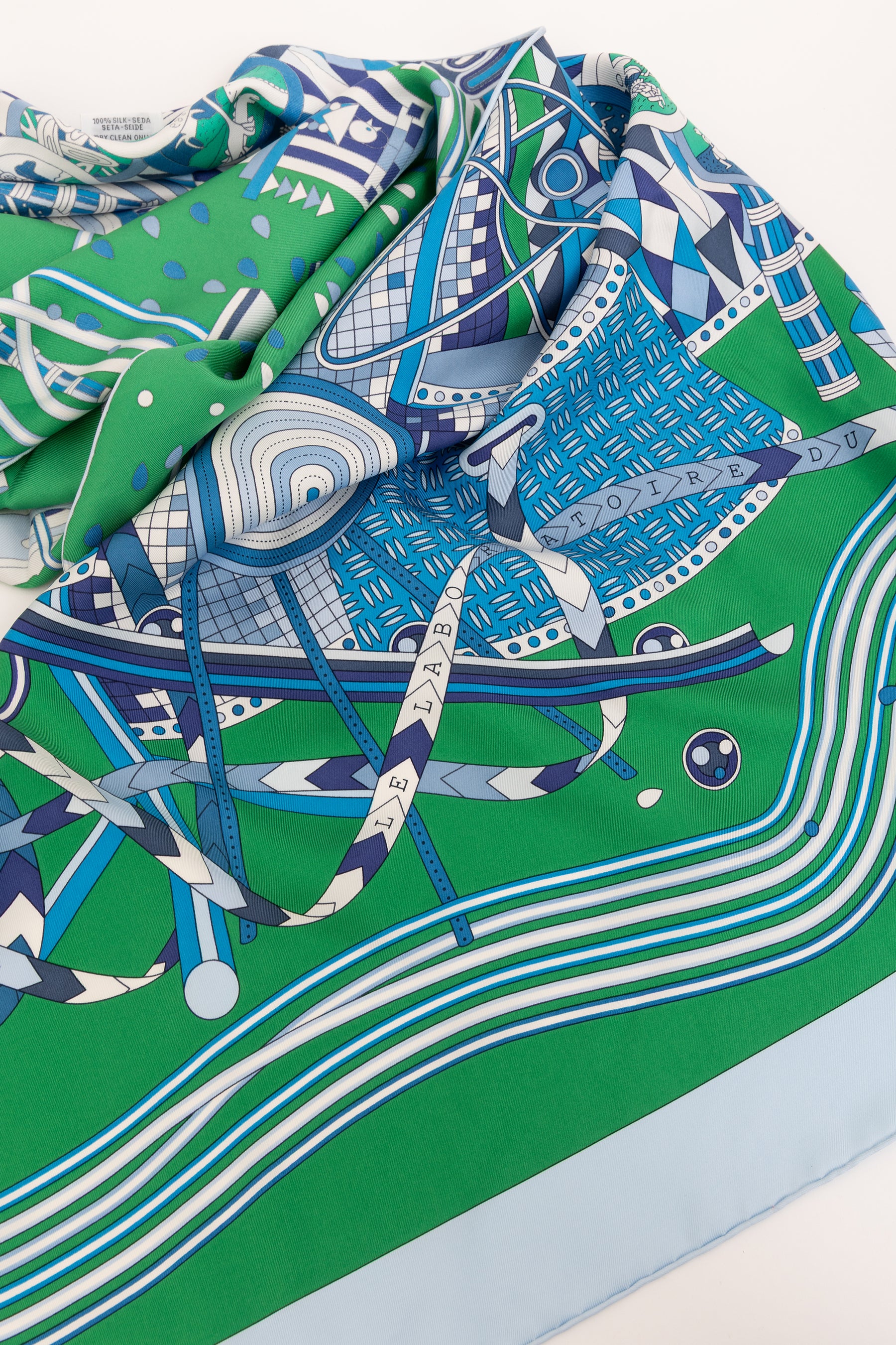 Laboratoire du Temps Giant Triangle Scarf