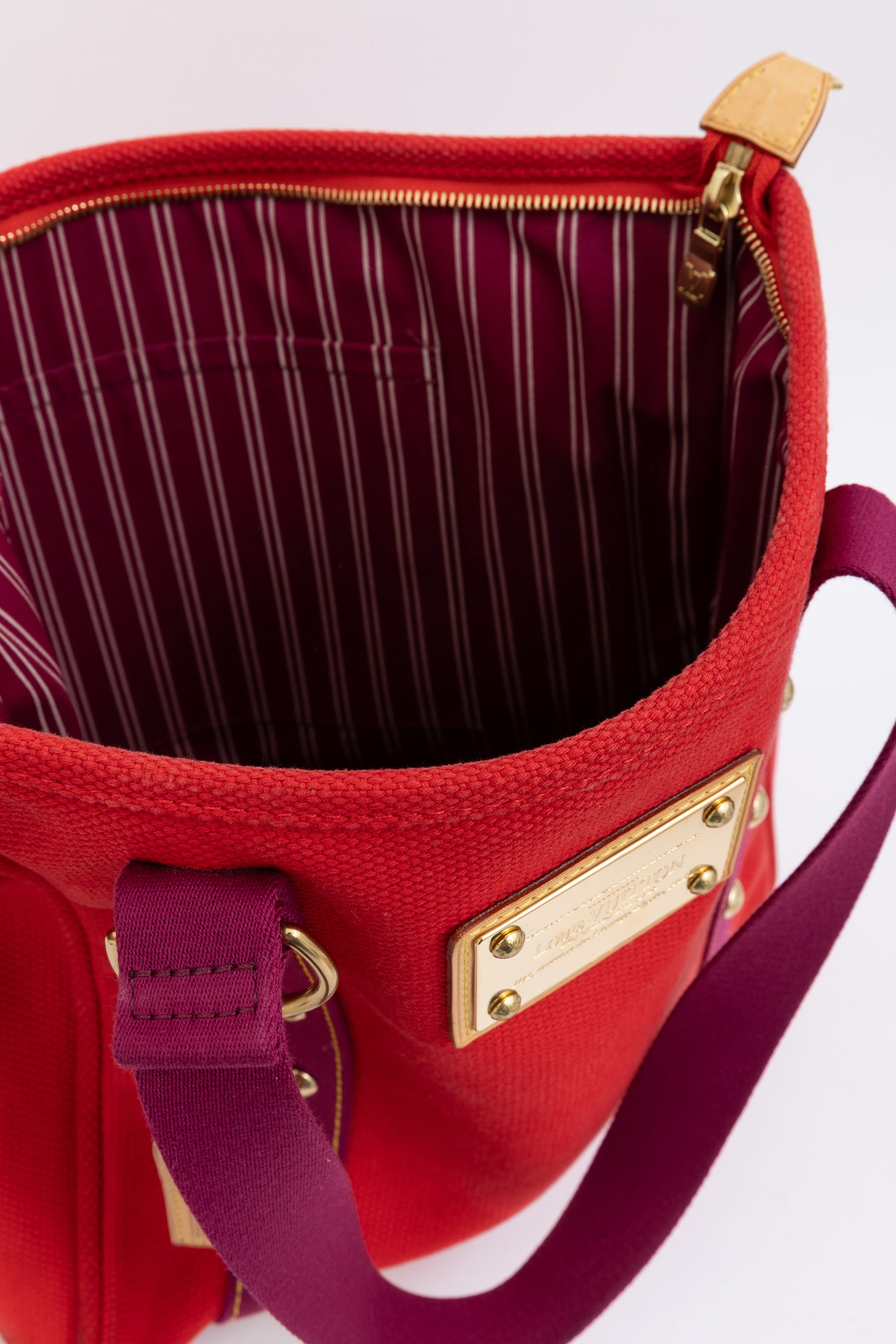 Antigua Cabas Tote Bag