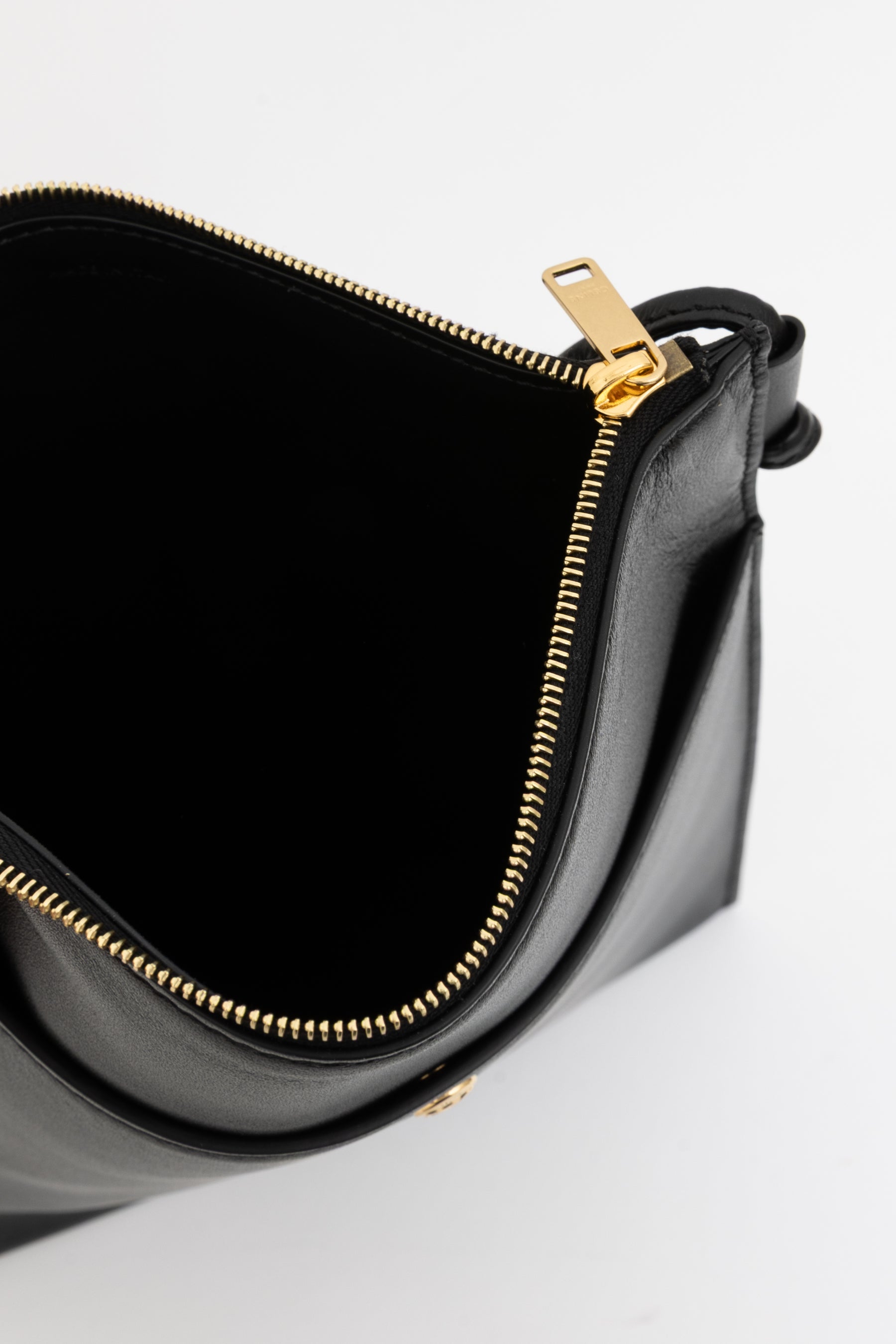 Sharp Pouch