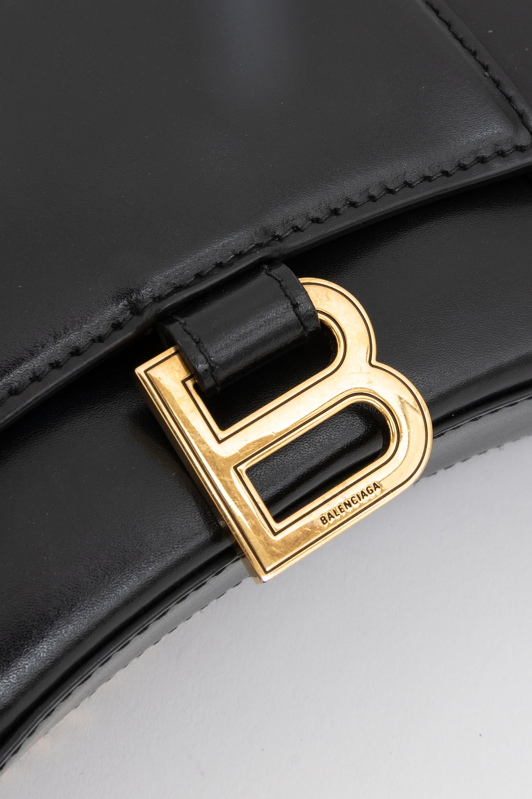 Hourglass Handbag