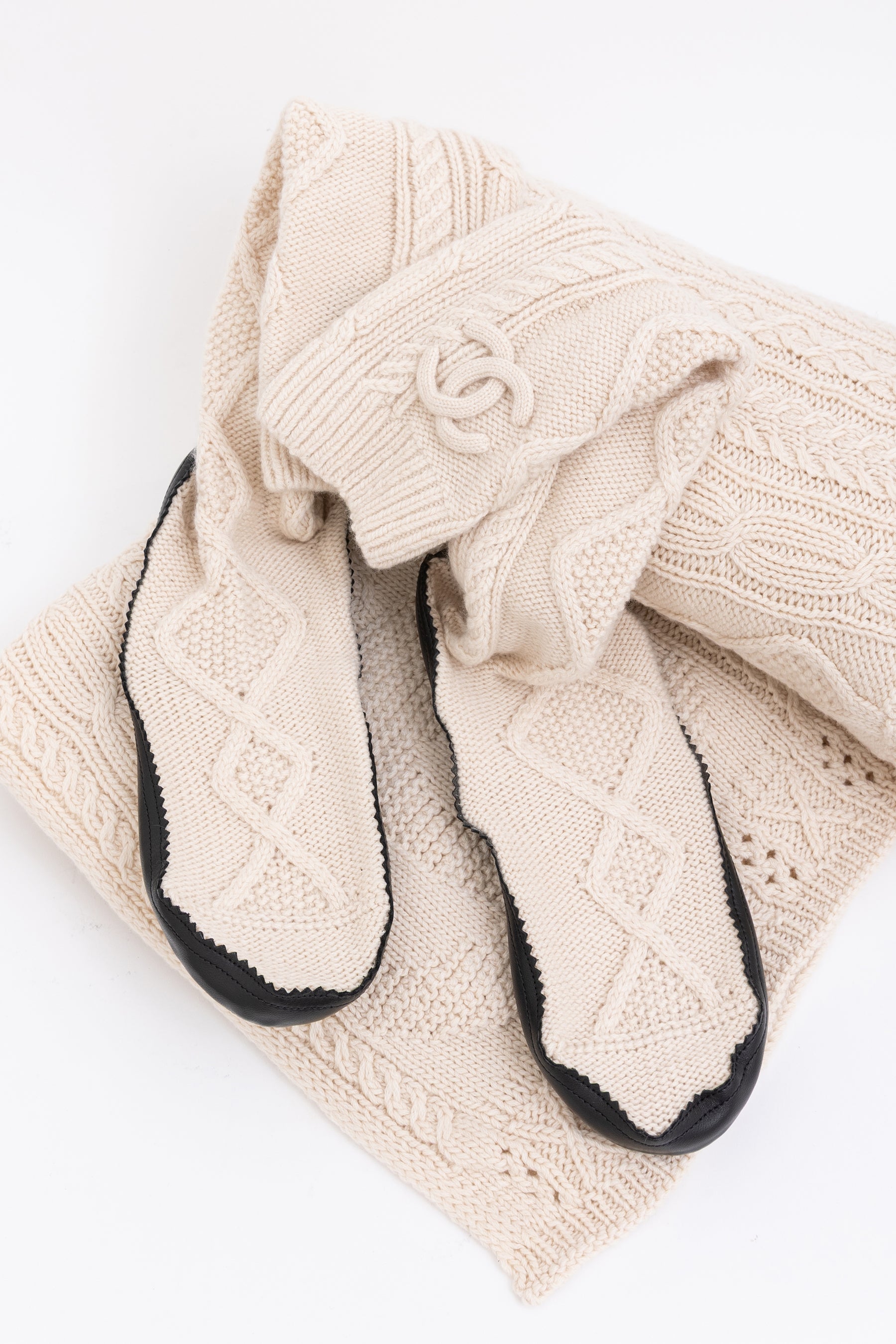 Cable-Knit Sock Slipper and Blanket Set
