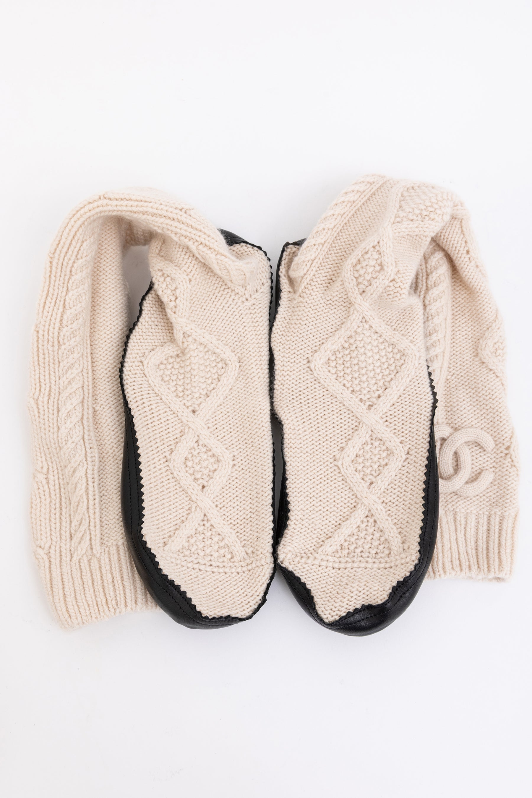 Cable-Knit Sock Slipper and Blanket Set