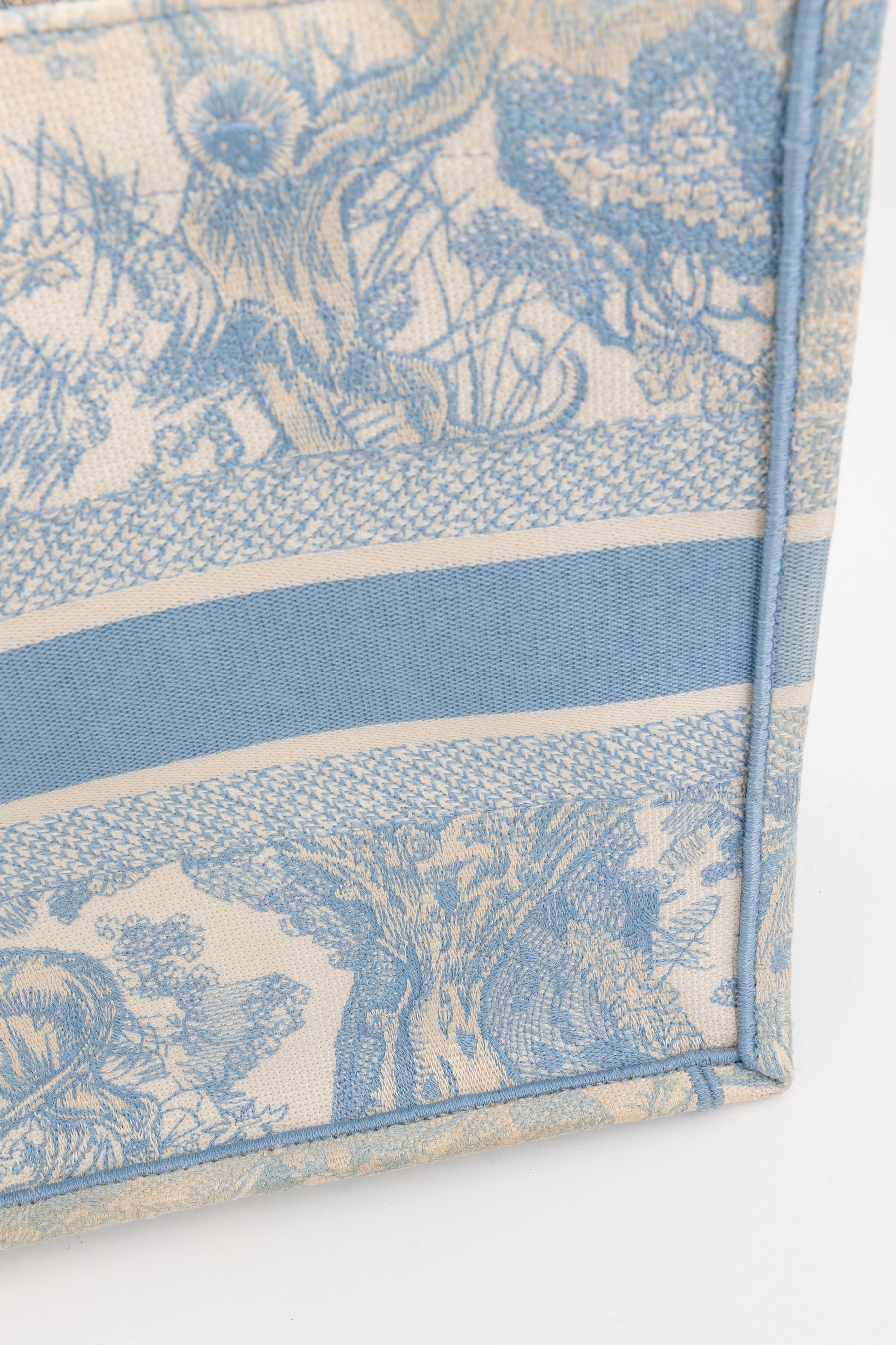 Medium Book Tote