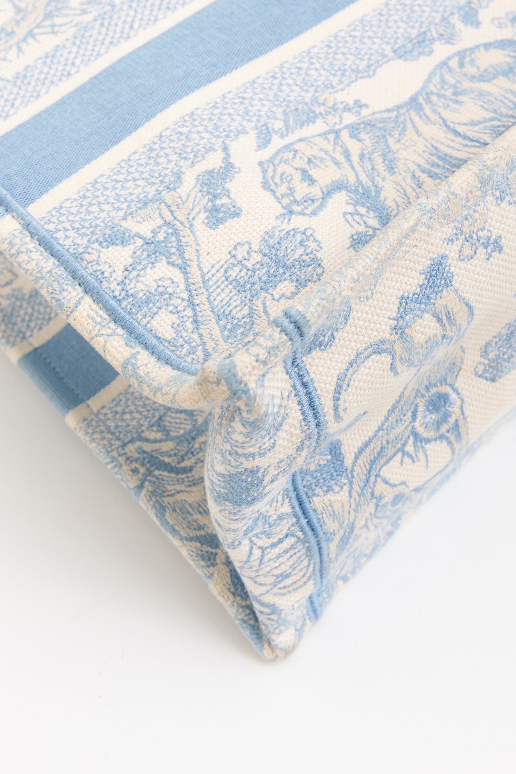 Medium Book Tote