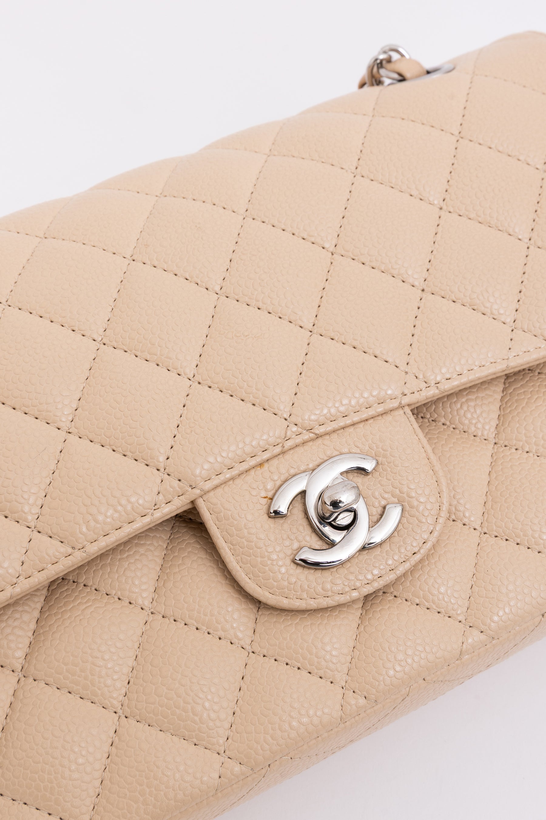 Medium Classic Double Flap