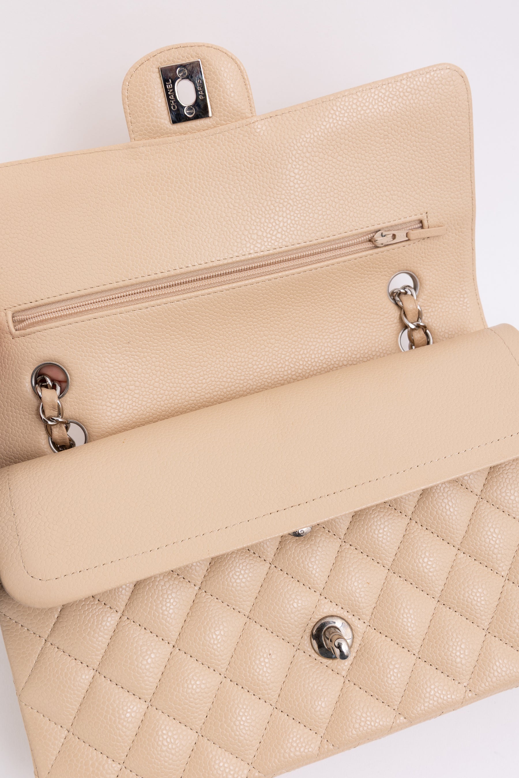 Medium Classic Double Flap