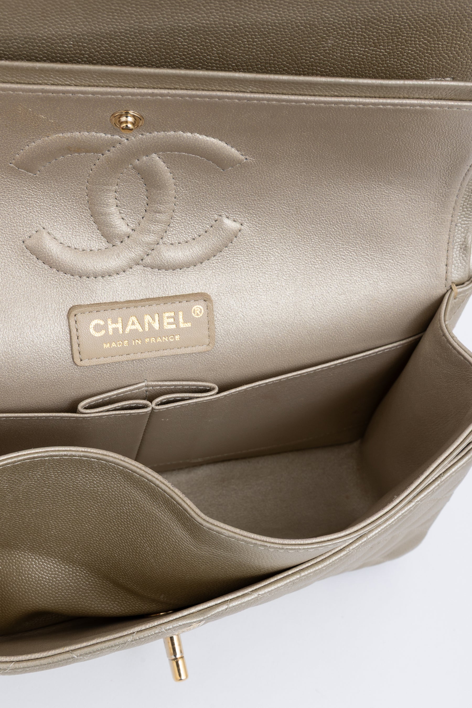 Medium Classic Double Flap