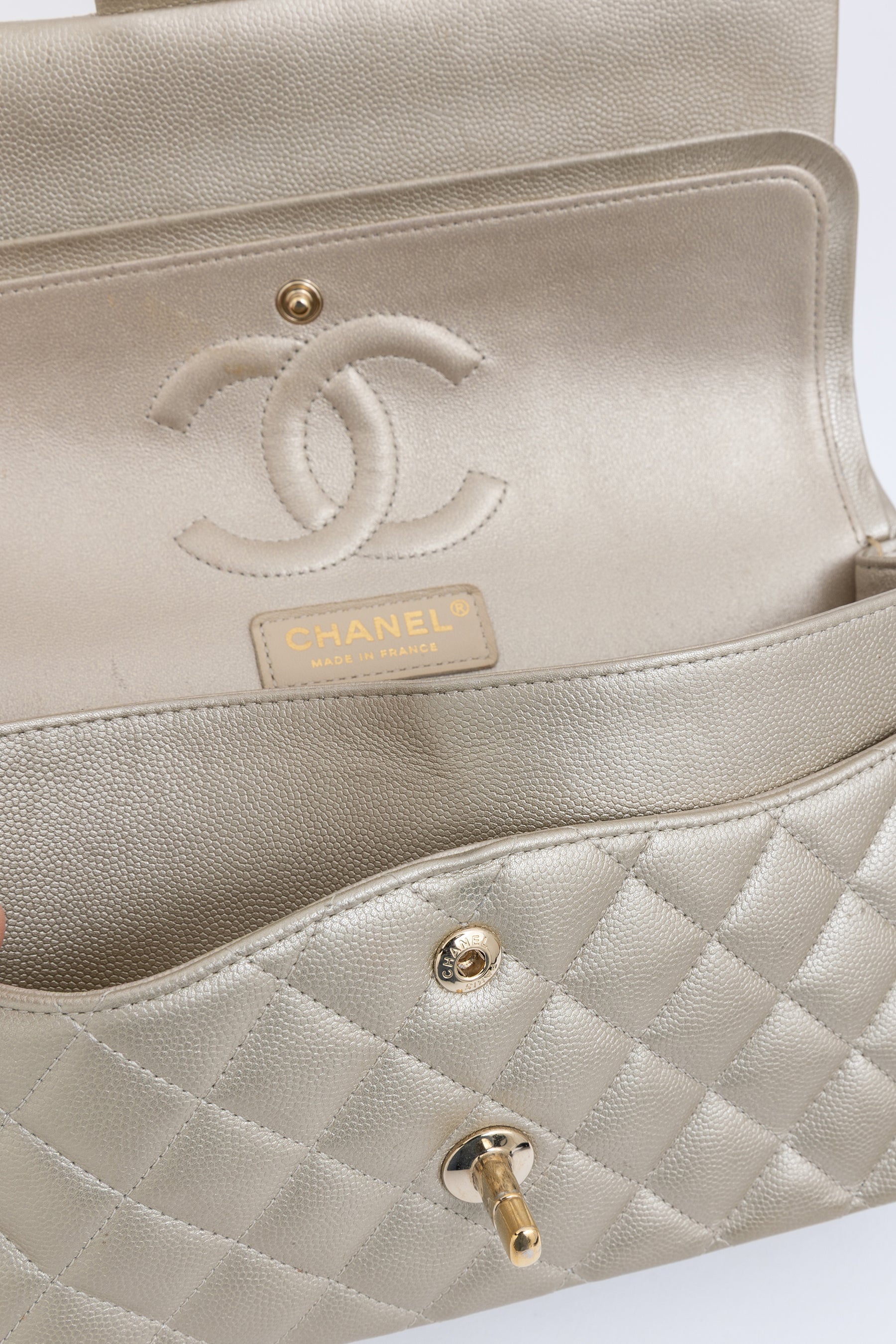Medium Classic Double Flap