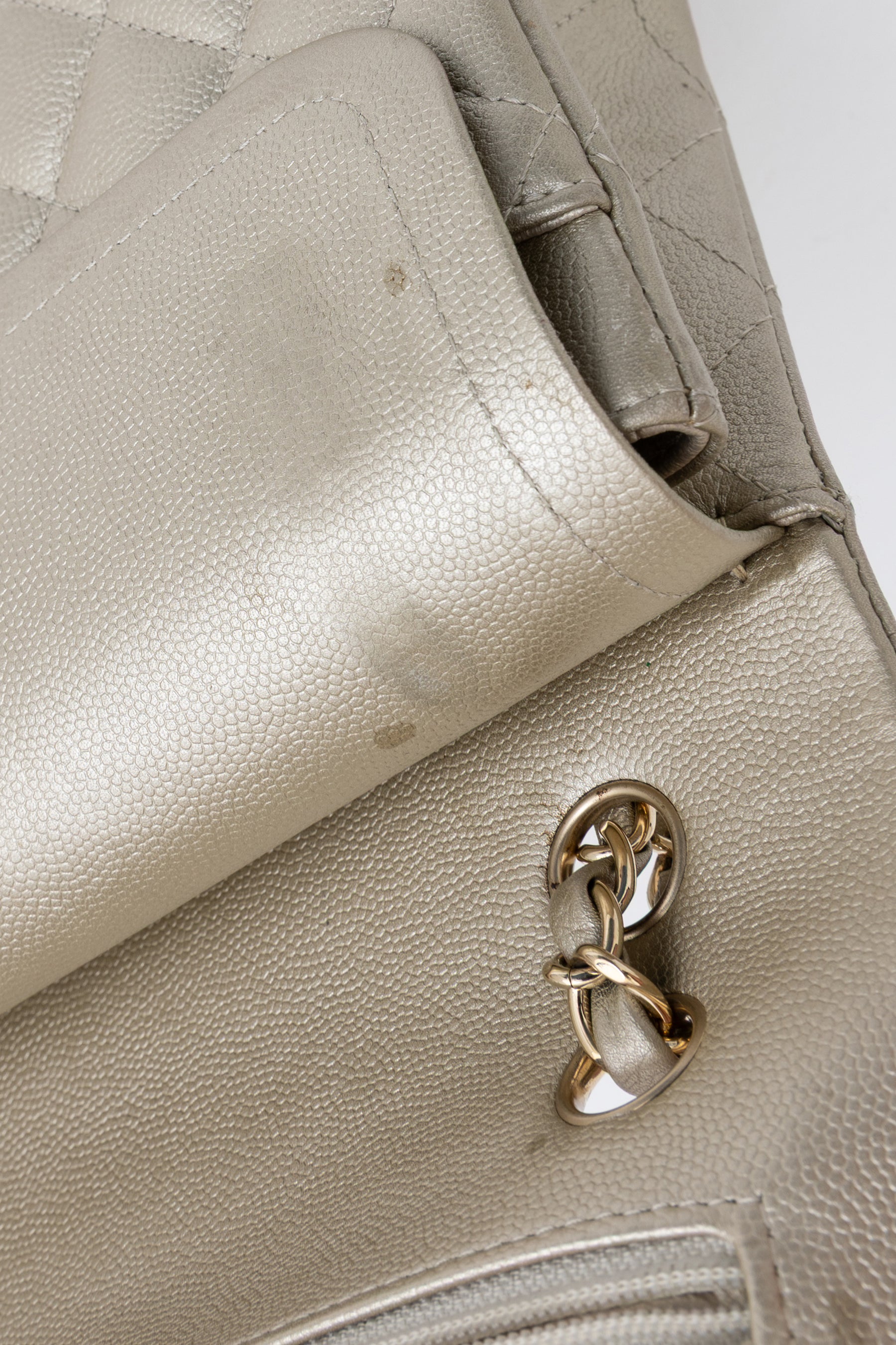 Medium Classic Double Flap