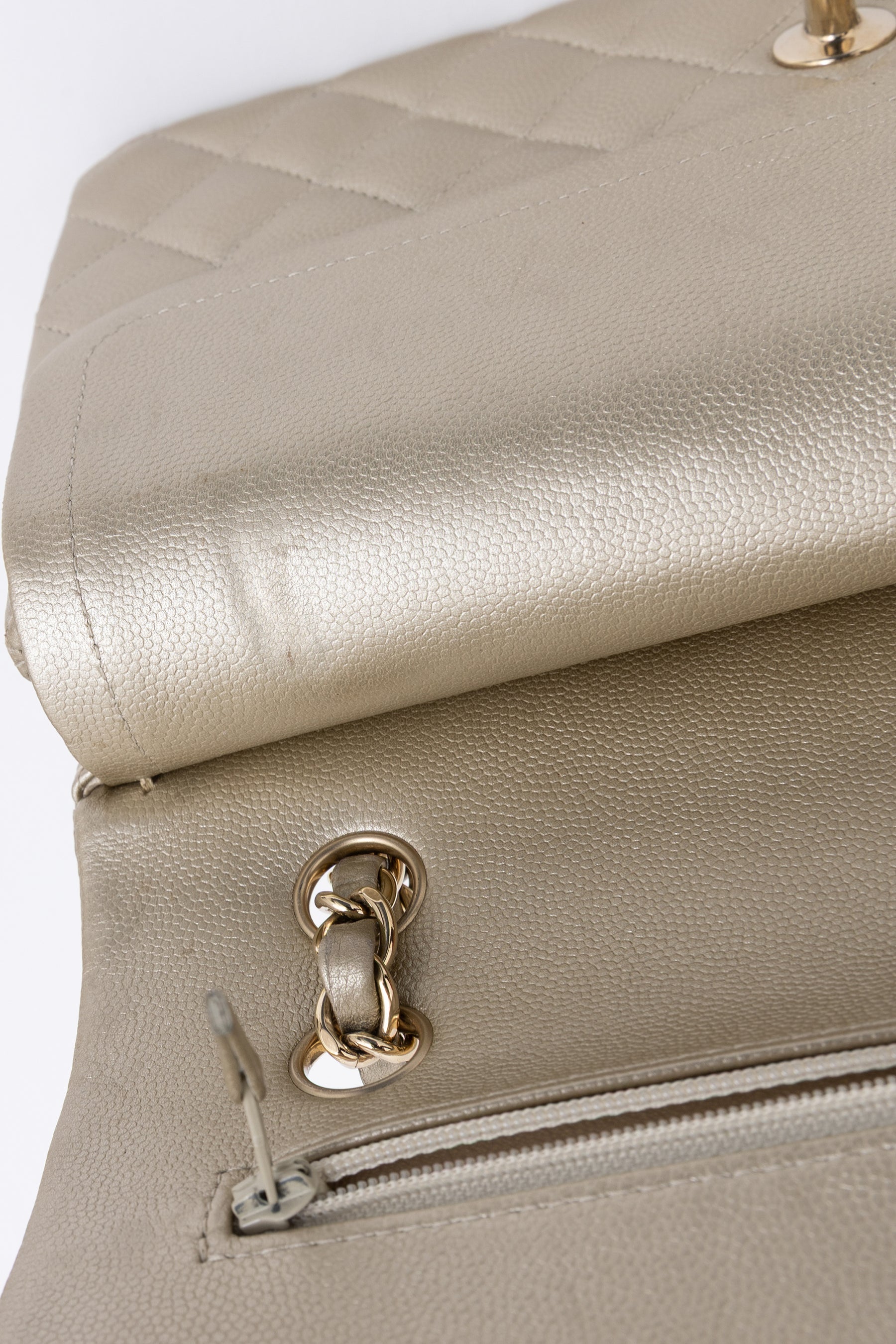 Medium Classic Double Flap