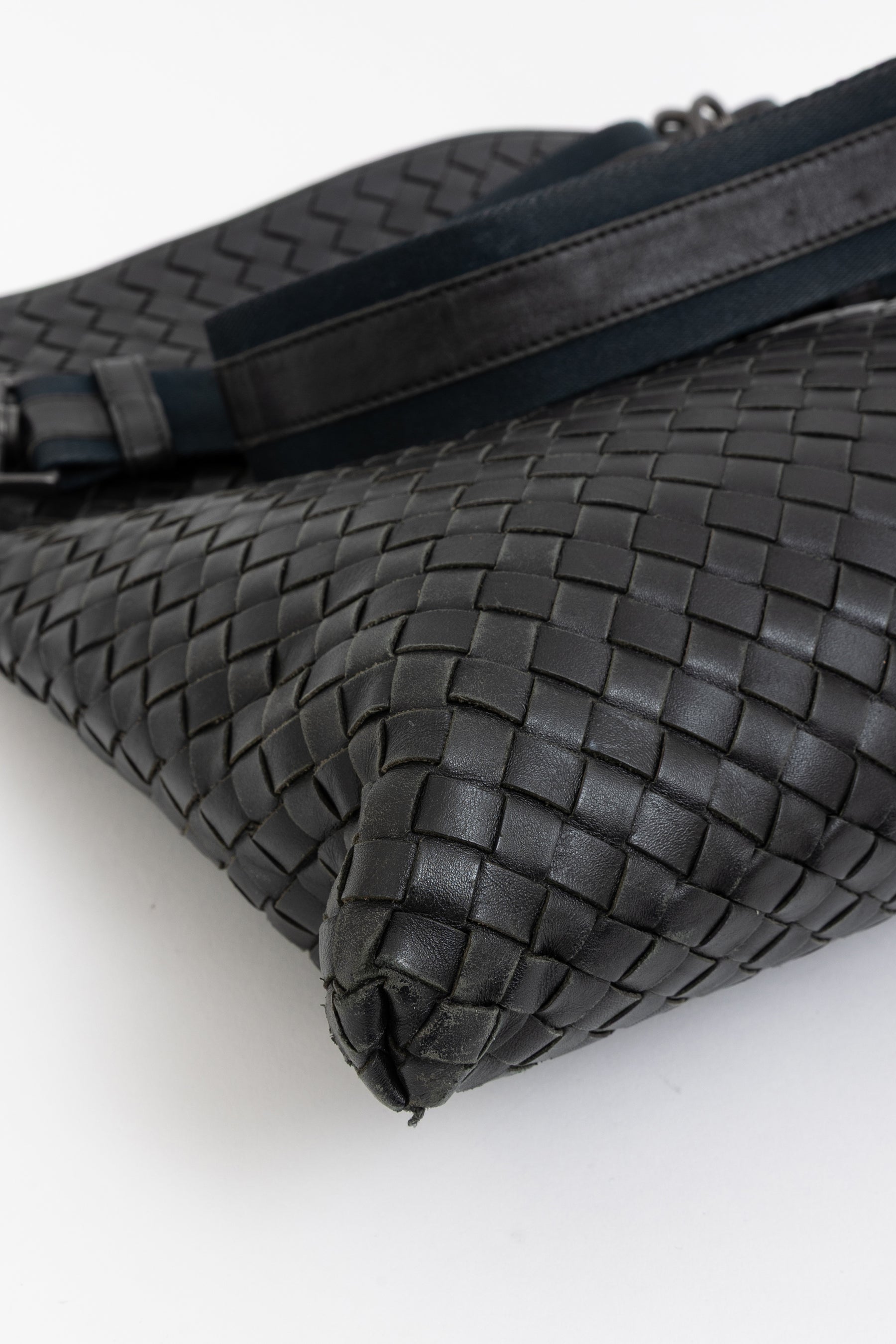 Intrecciato Messenger Bag