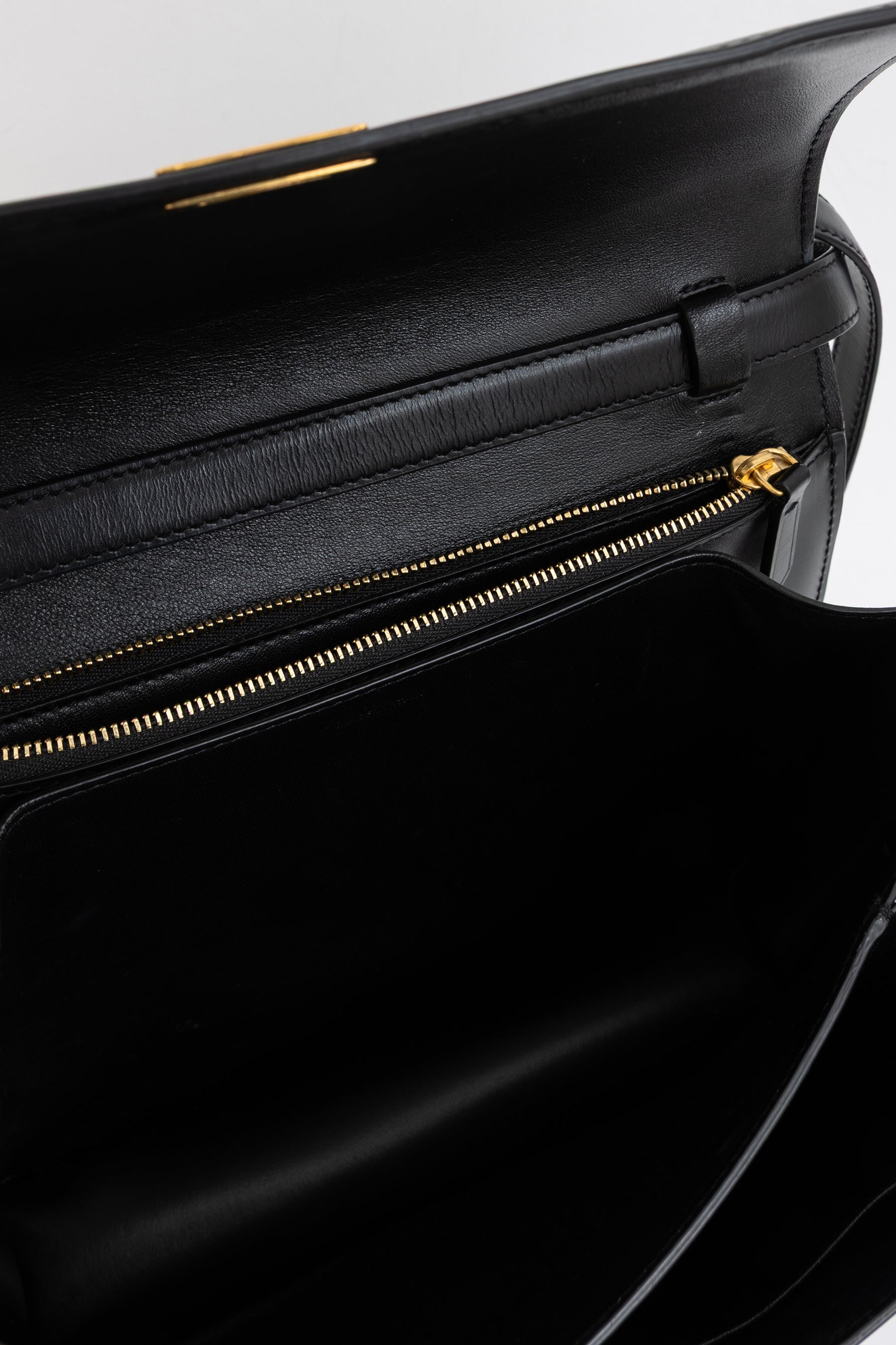 Medium Classic Box Bag