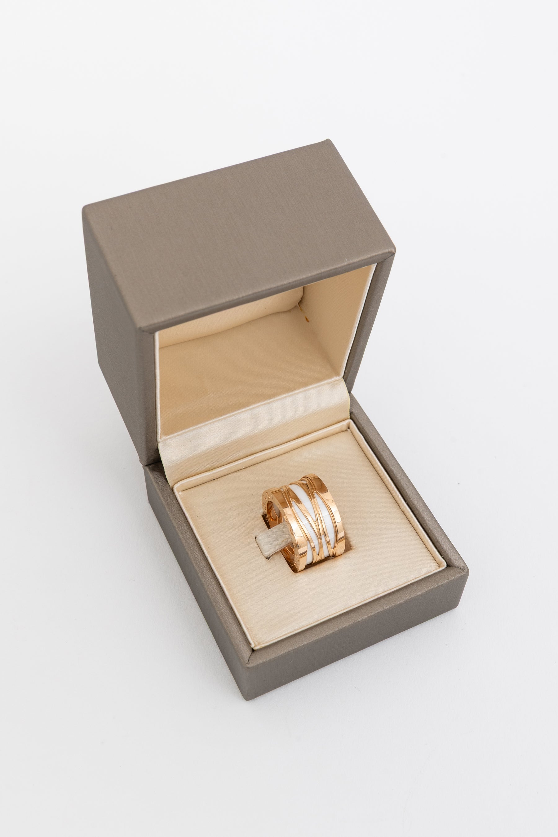B.zero 1 Legends Ring
