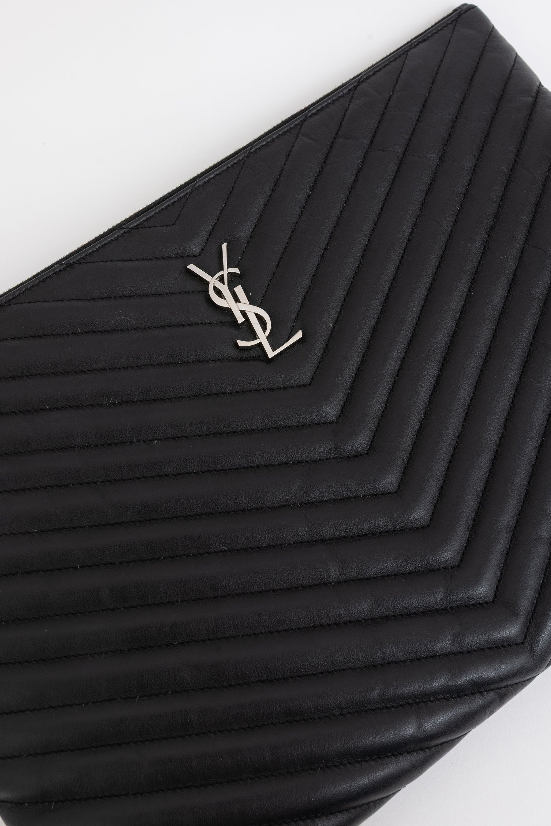 Cassandre Matelassé Tablet Pouch